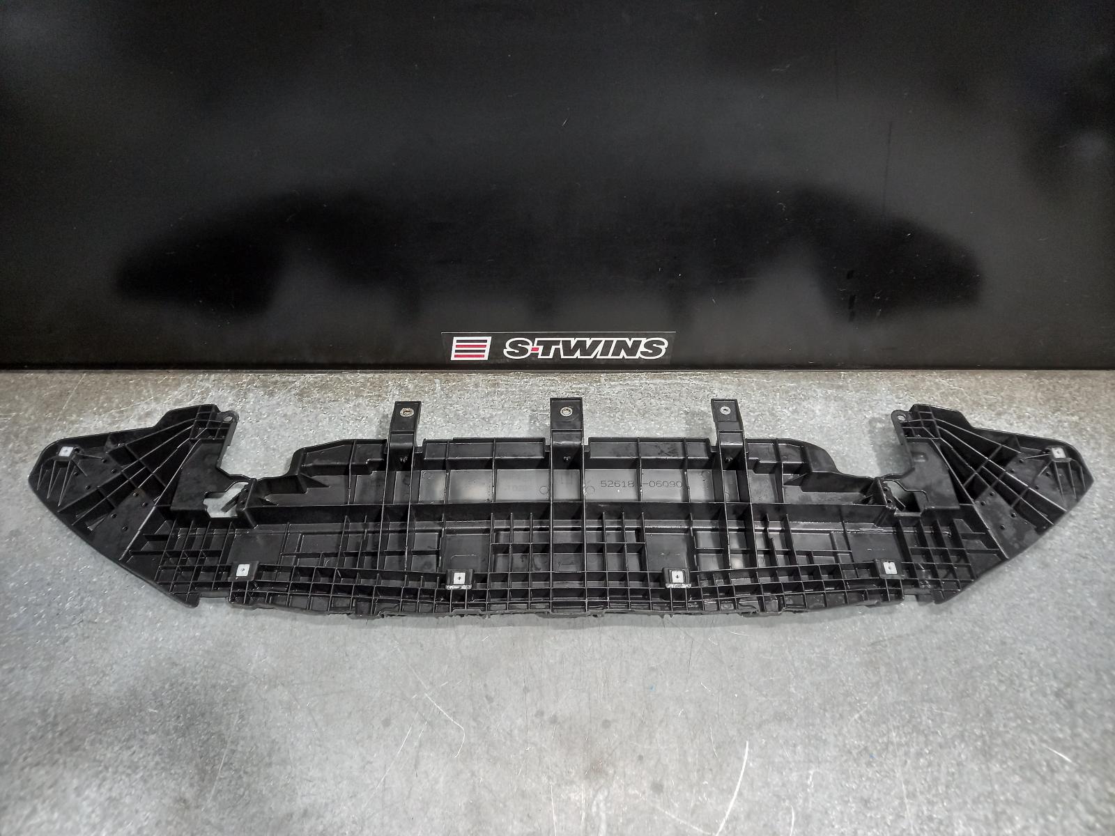View Auto part Front Bumper Lexus Es Series (13-) 2021