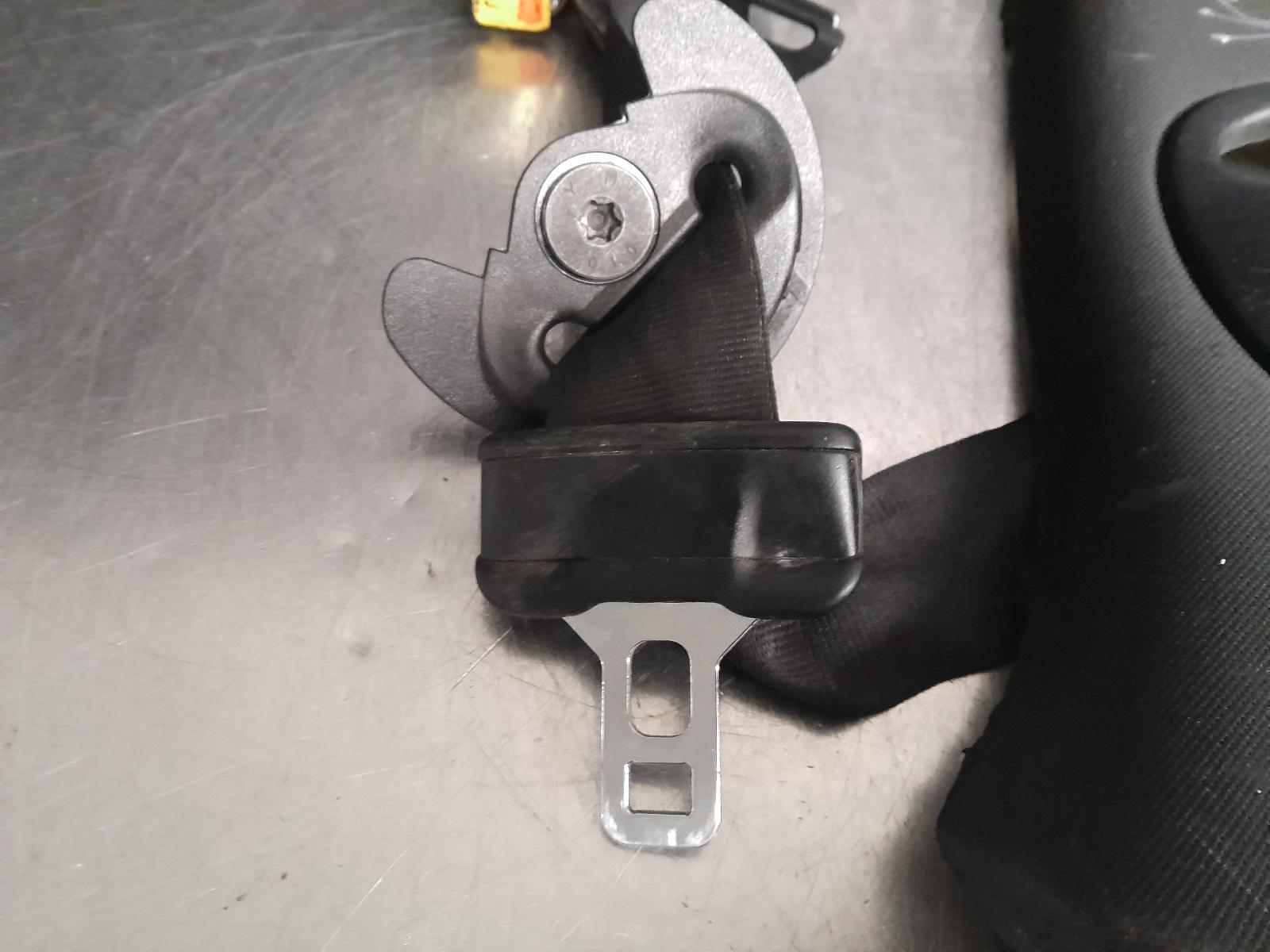 2019 Land Rover Rangerover Velar Seatbelt/Stalk View Auto part Seatbelt/Stalk Land Rover Rangerover Velar 2019