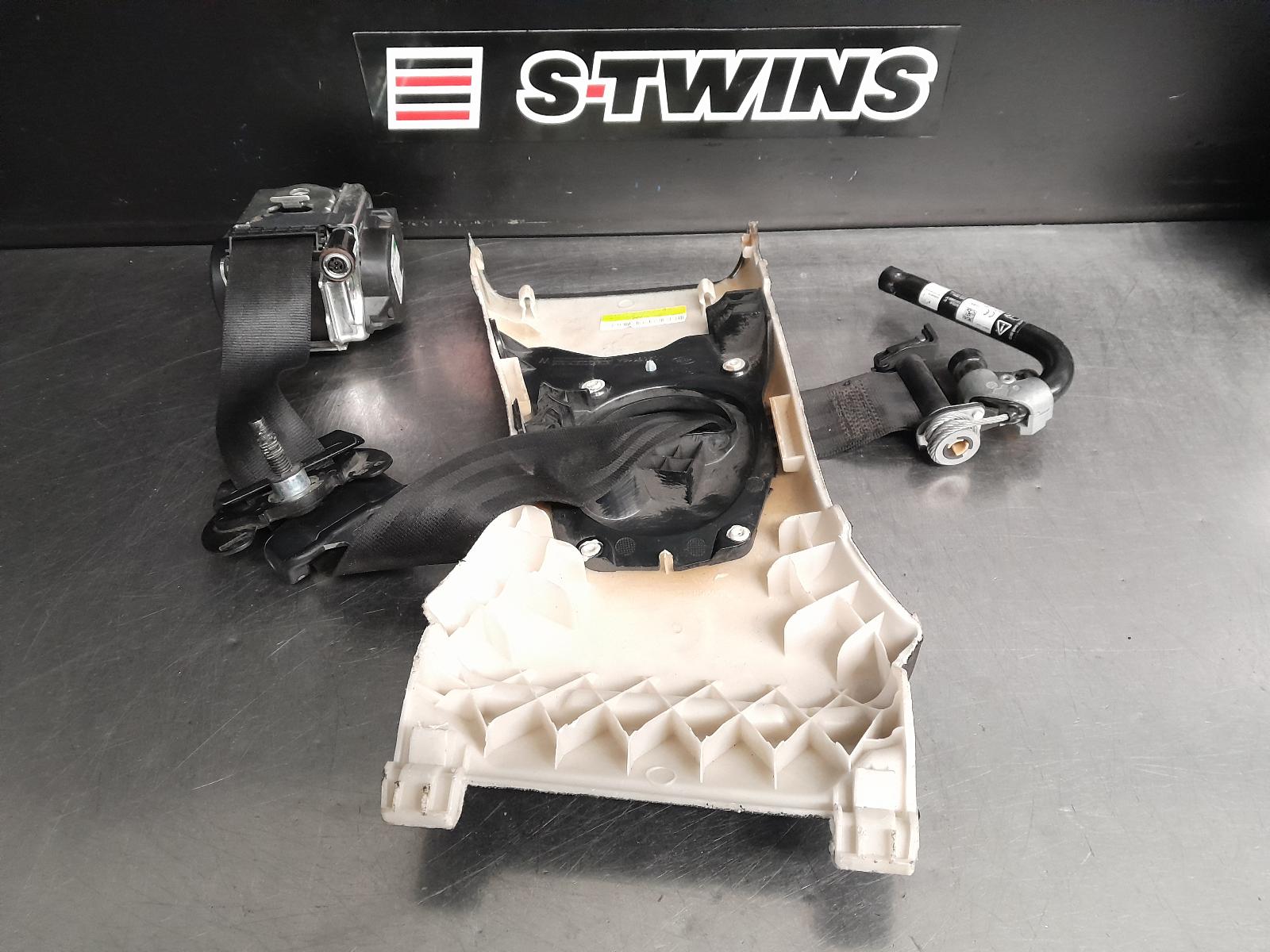 View Auto part Seatbelt/Stalk Land Rover Rangerover Velar 2019