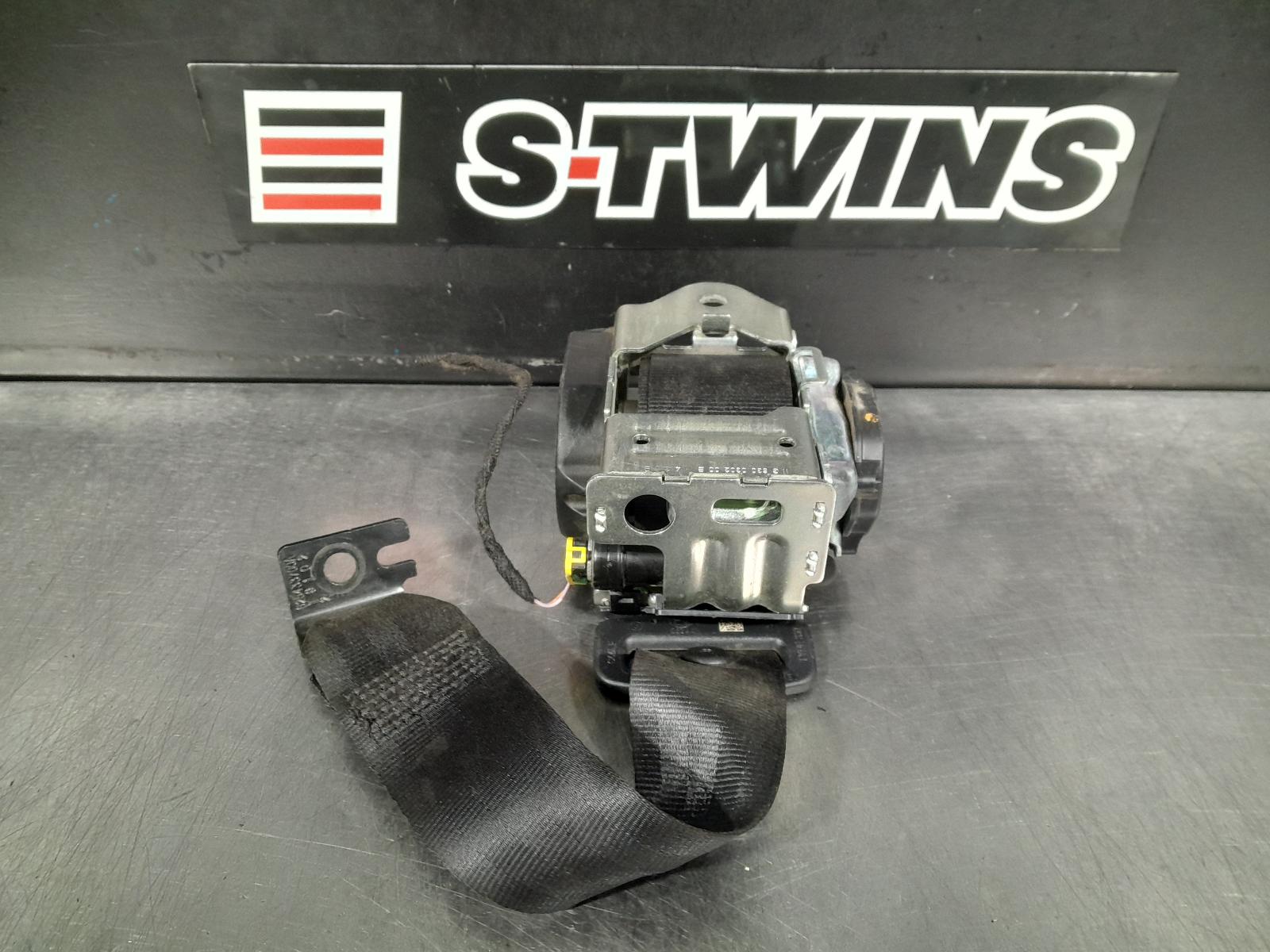 View Auto part Seatbelt/Stalk Land Rover Rangerover Velar 2019