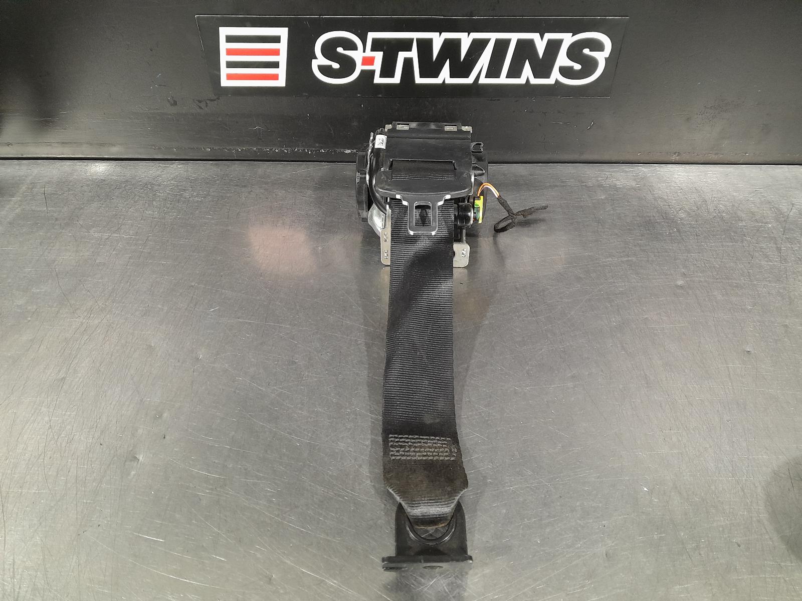 View Auto part Seatbelt/Stalk Land Rover Rangerover Velar 2019
