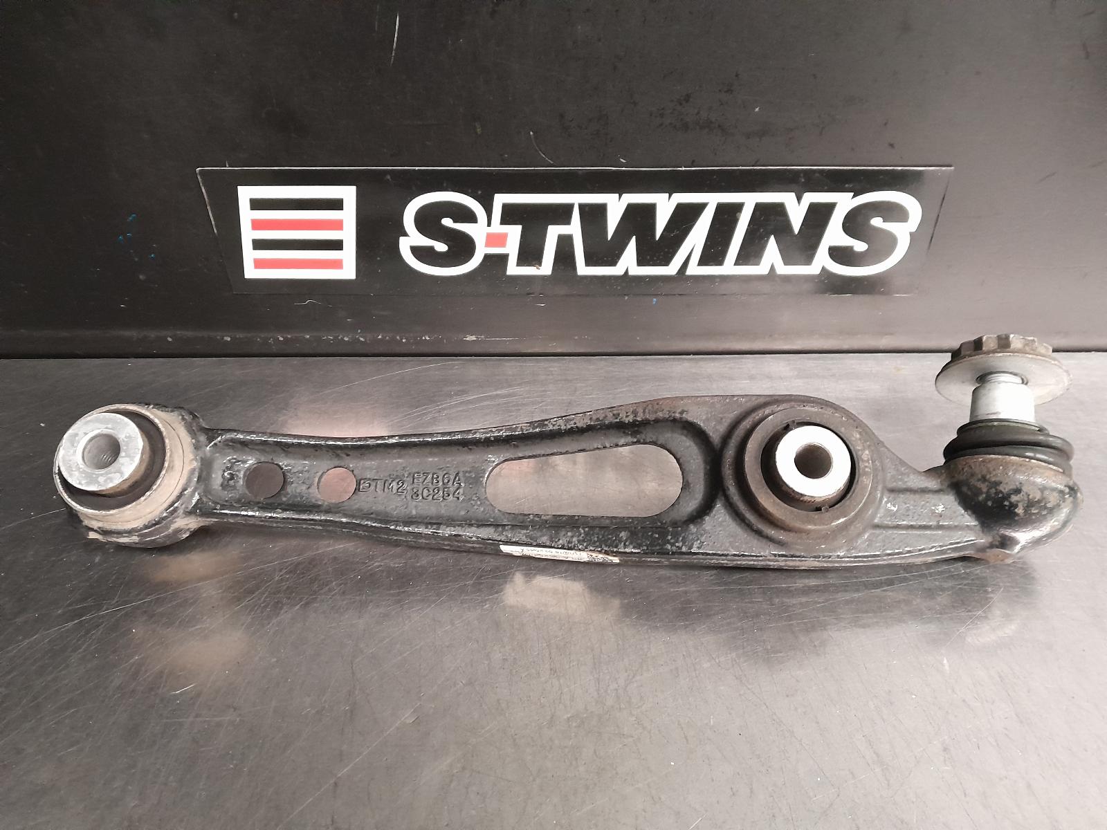 View Auto part Right Front Lower Control Arm Land Rover Rangerover Sport 2018