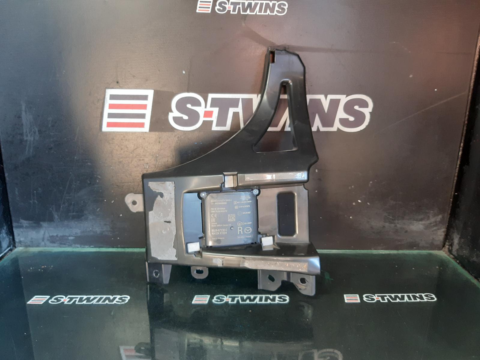 View Auto part Reverse Camera Mazda 3 2020