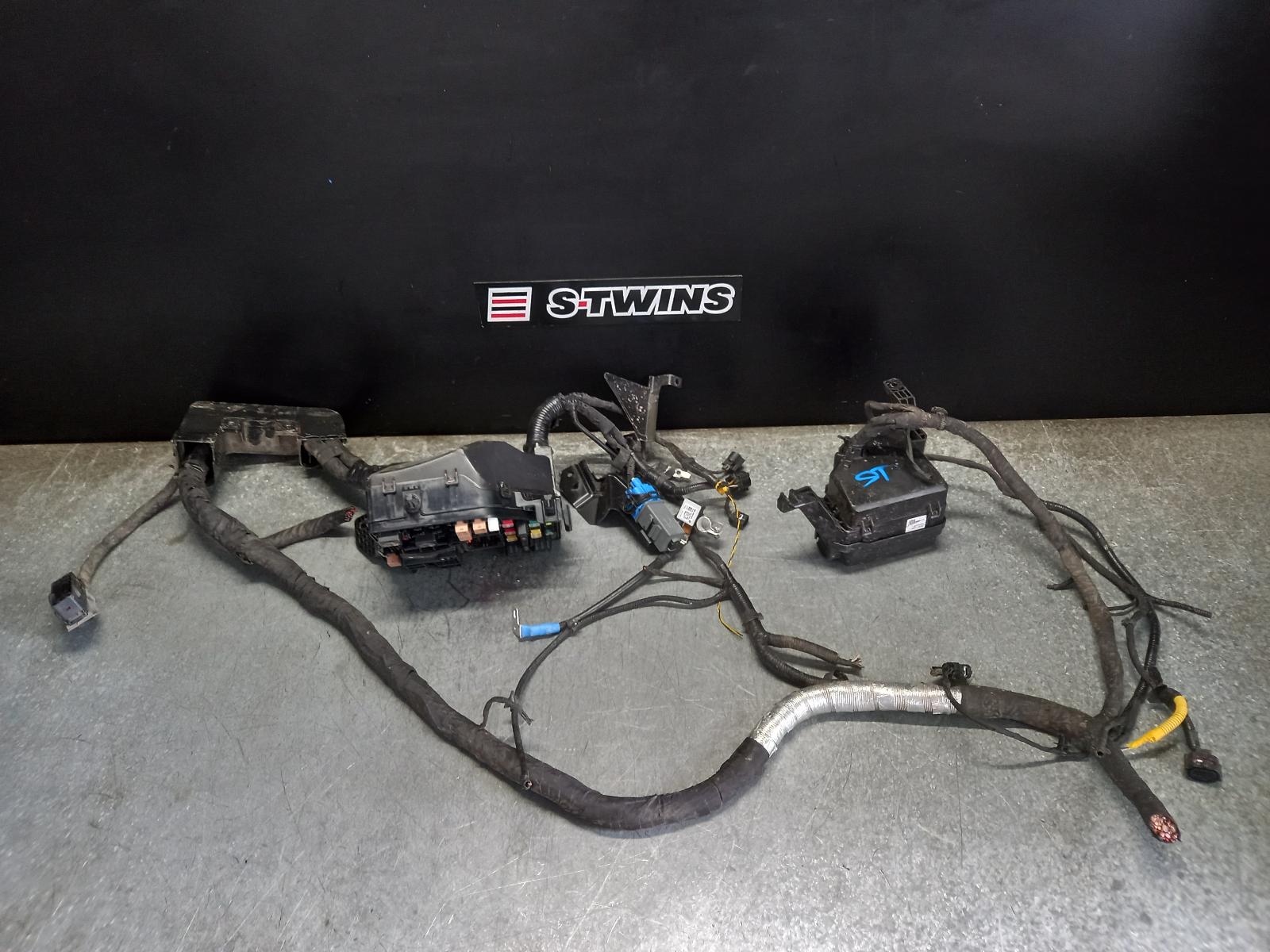 View Auto part Fuse Box Hyundai Staria 2022