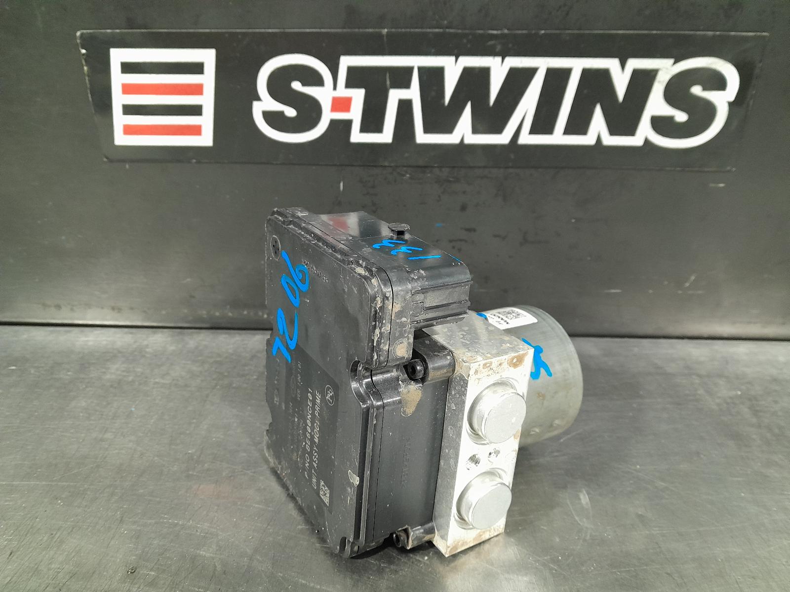 View Auto part Abs Pump/Modulator Hyundai Staria 2022