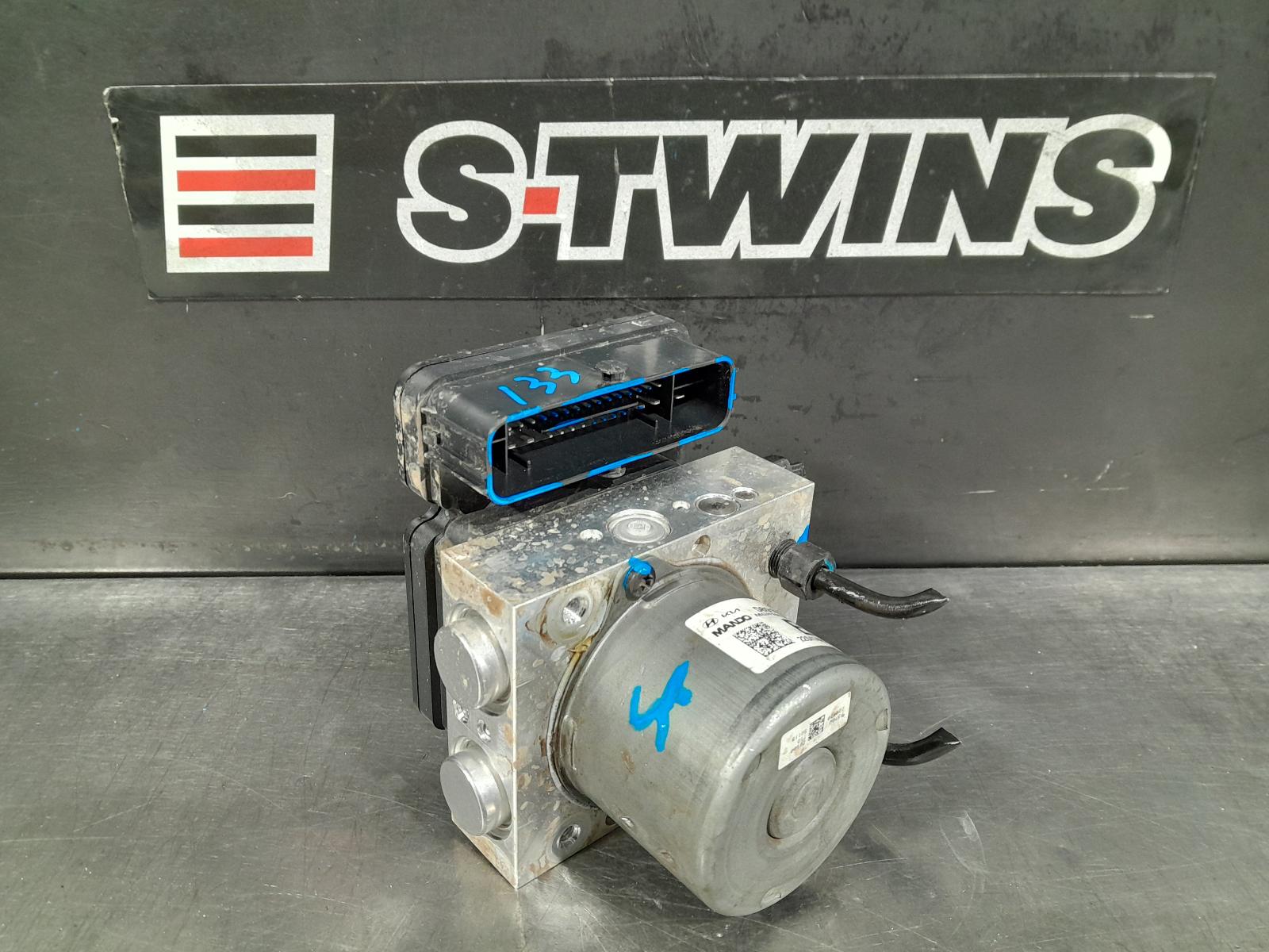 View Auto part Abs Pump/Modulator Hyundai Staria 2022