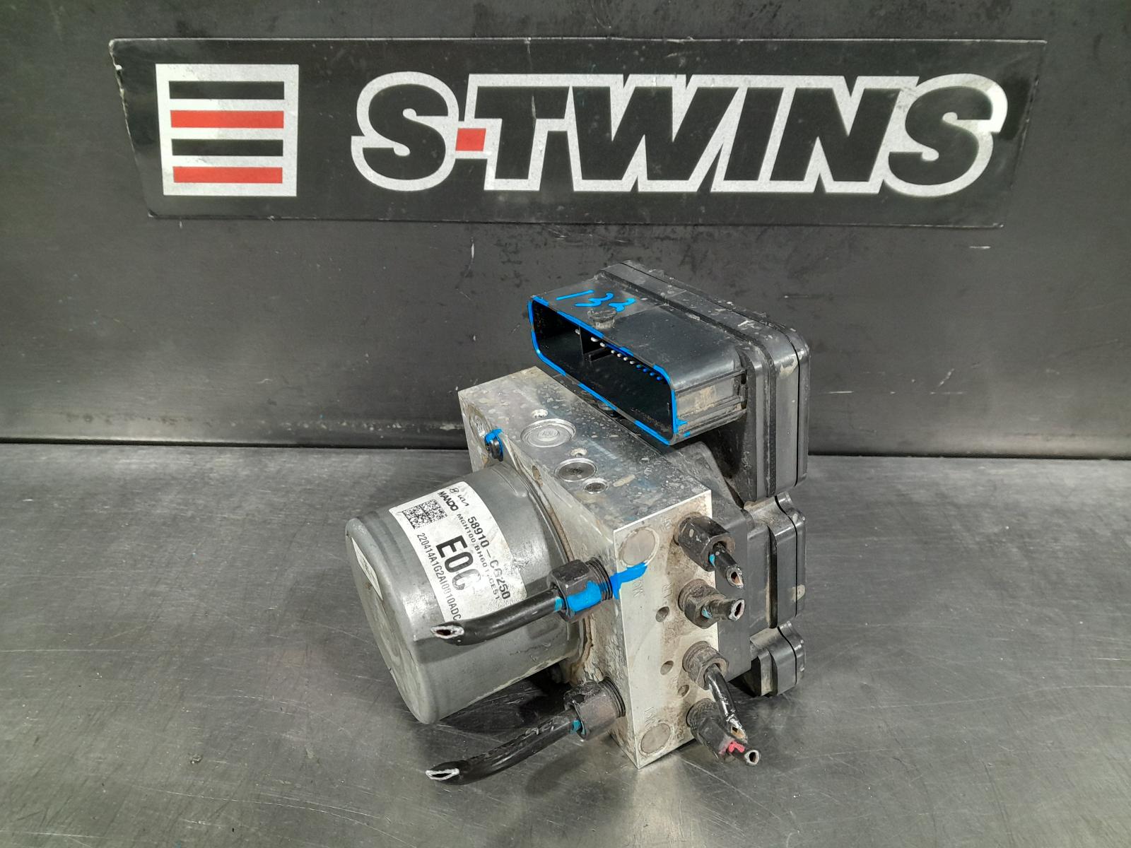 View Auto part Abs Pump/Modulator Hyundai Staria 2022