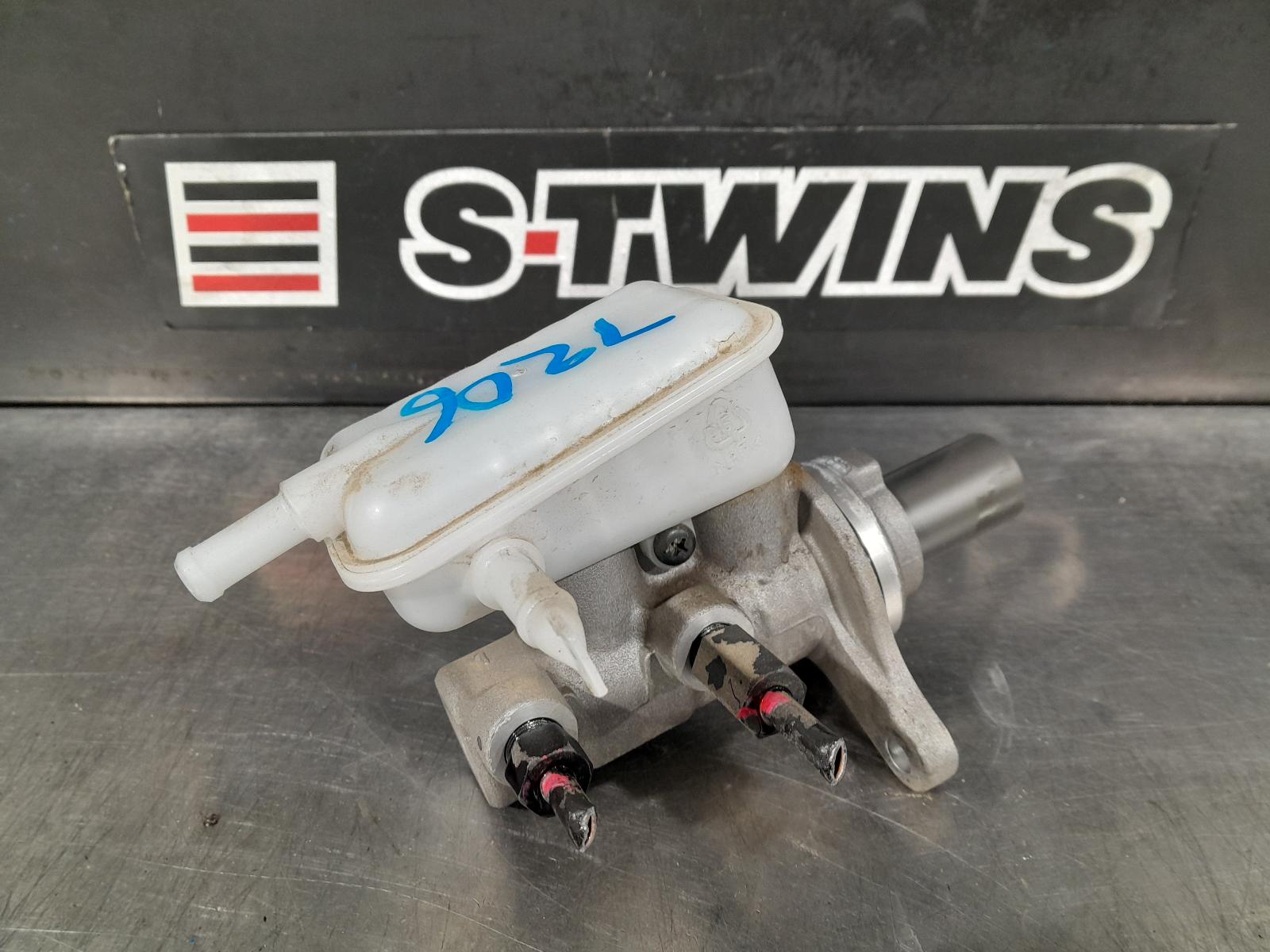 View Auto part Master Cylinder Hyundai Staria 2022