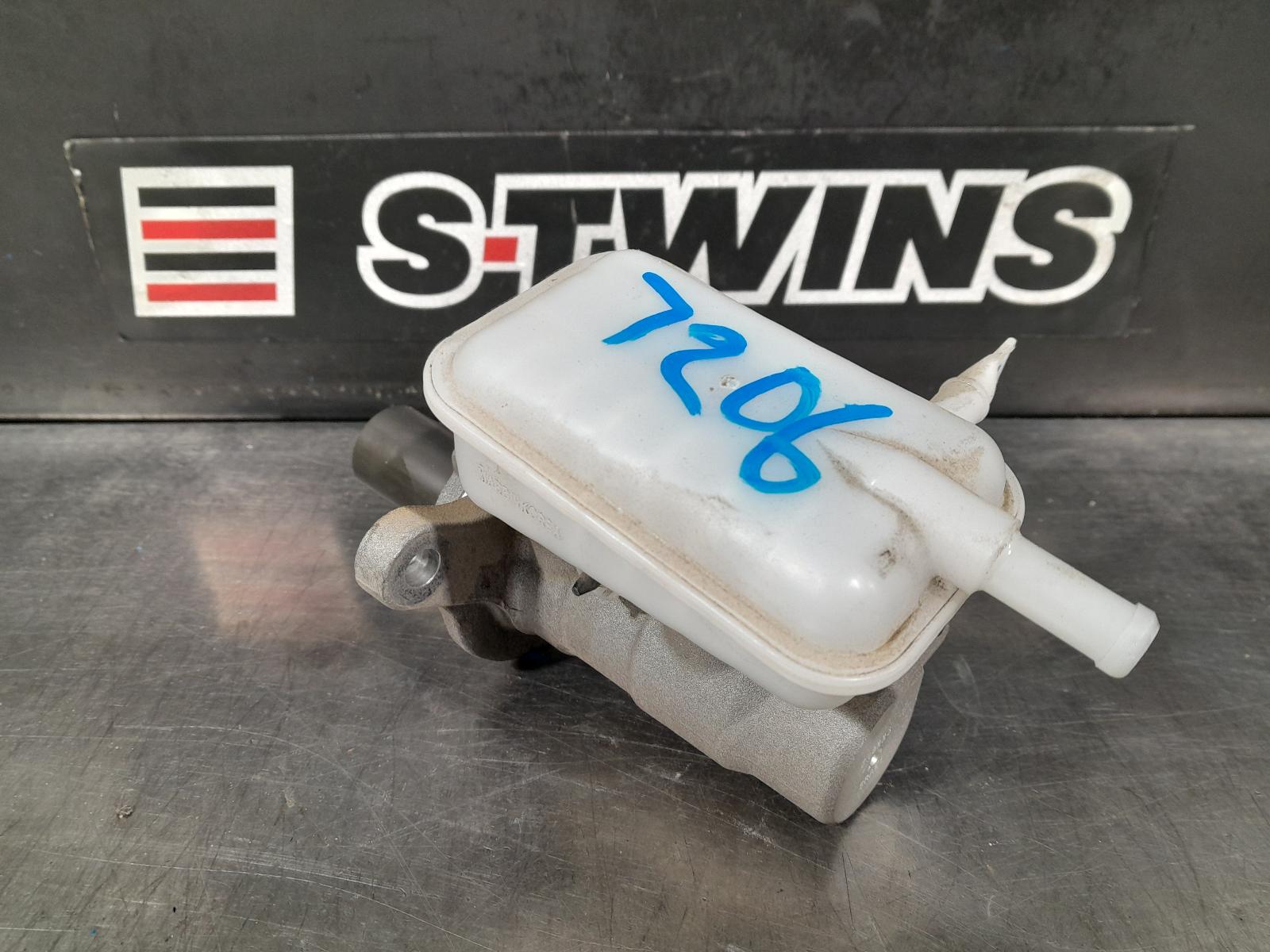 View Auto part Master Cylinder Hyundai Staria 2022