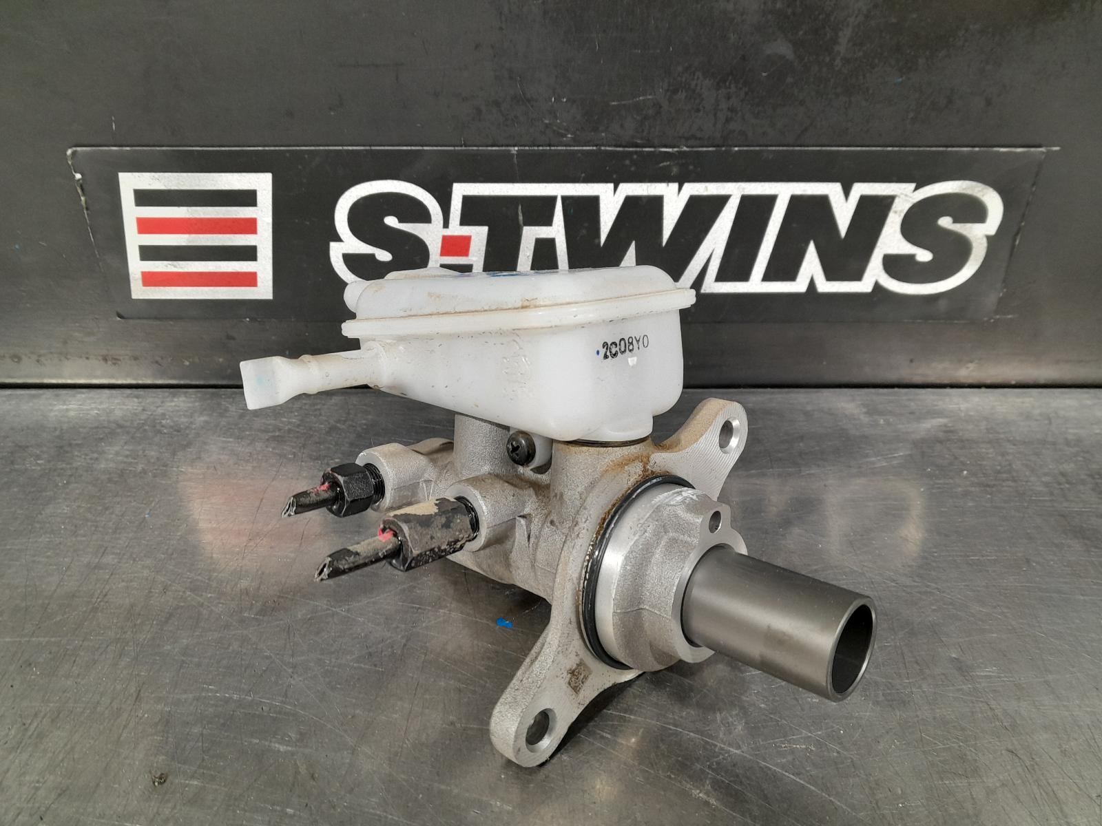 View Auto part Master Cylinder Hyundai Staria 2022