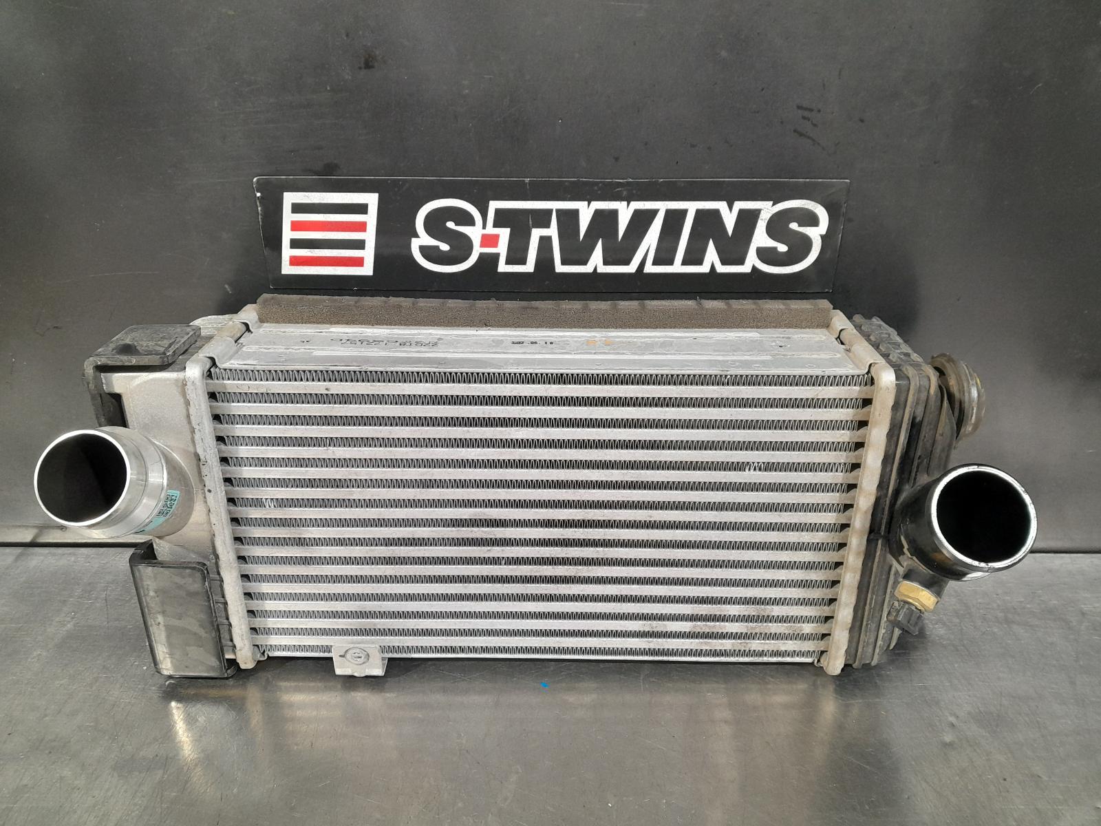 View Auto part Intercooler Hyundai Staria 2022