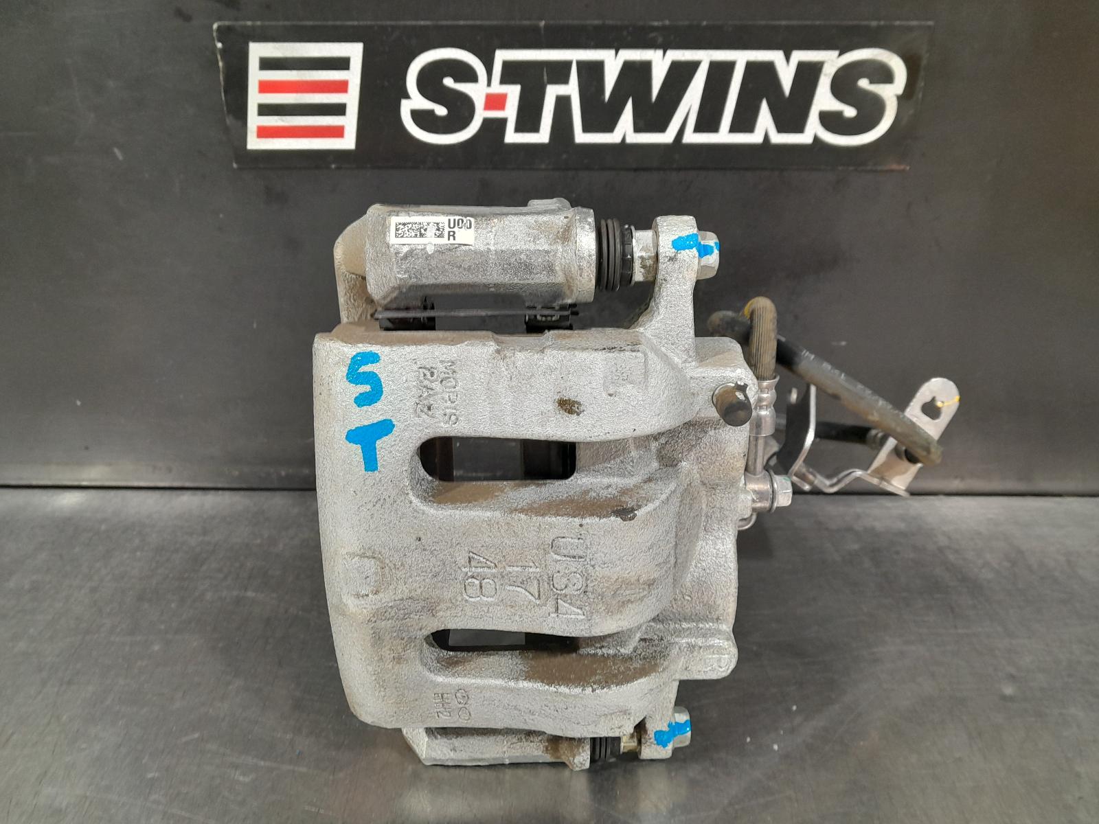 View Auto part Caliper Hyundai Staria 2022