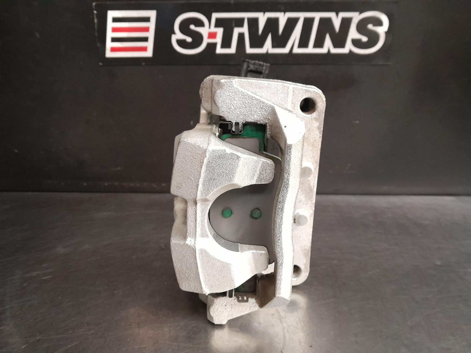 View Auto part Caliper Hyundai Staria 2022