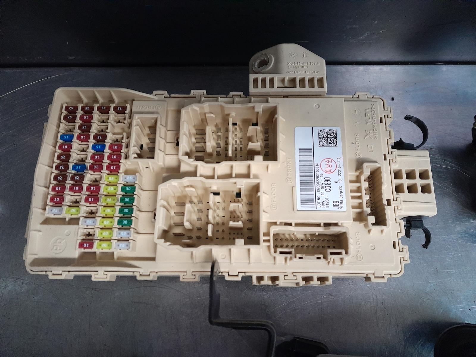 View Auto part Ecu Hyundai Staria 2022