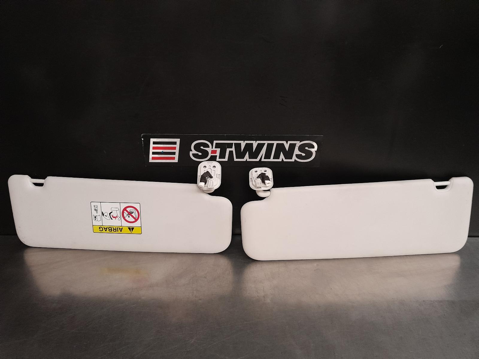 View Auto part Sunvisor Hyundai Staria 2022