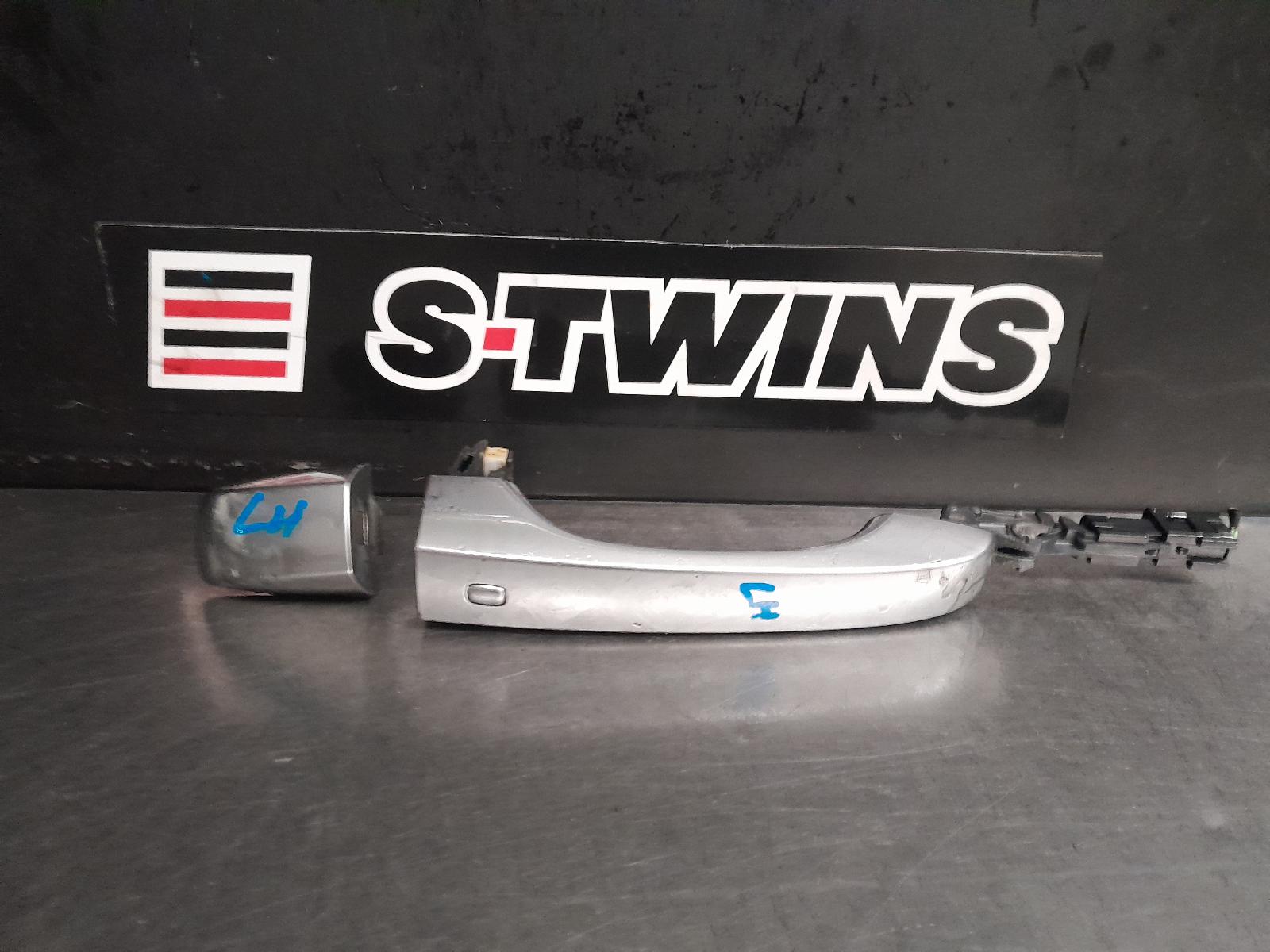 View Auto part Door Handle Chrysler 300c 2012