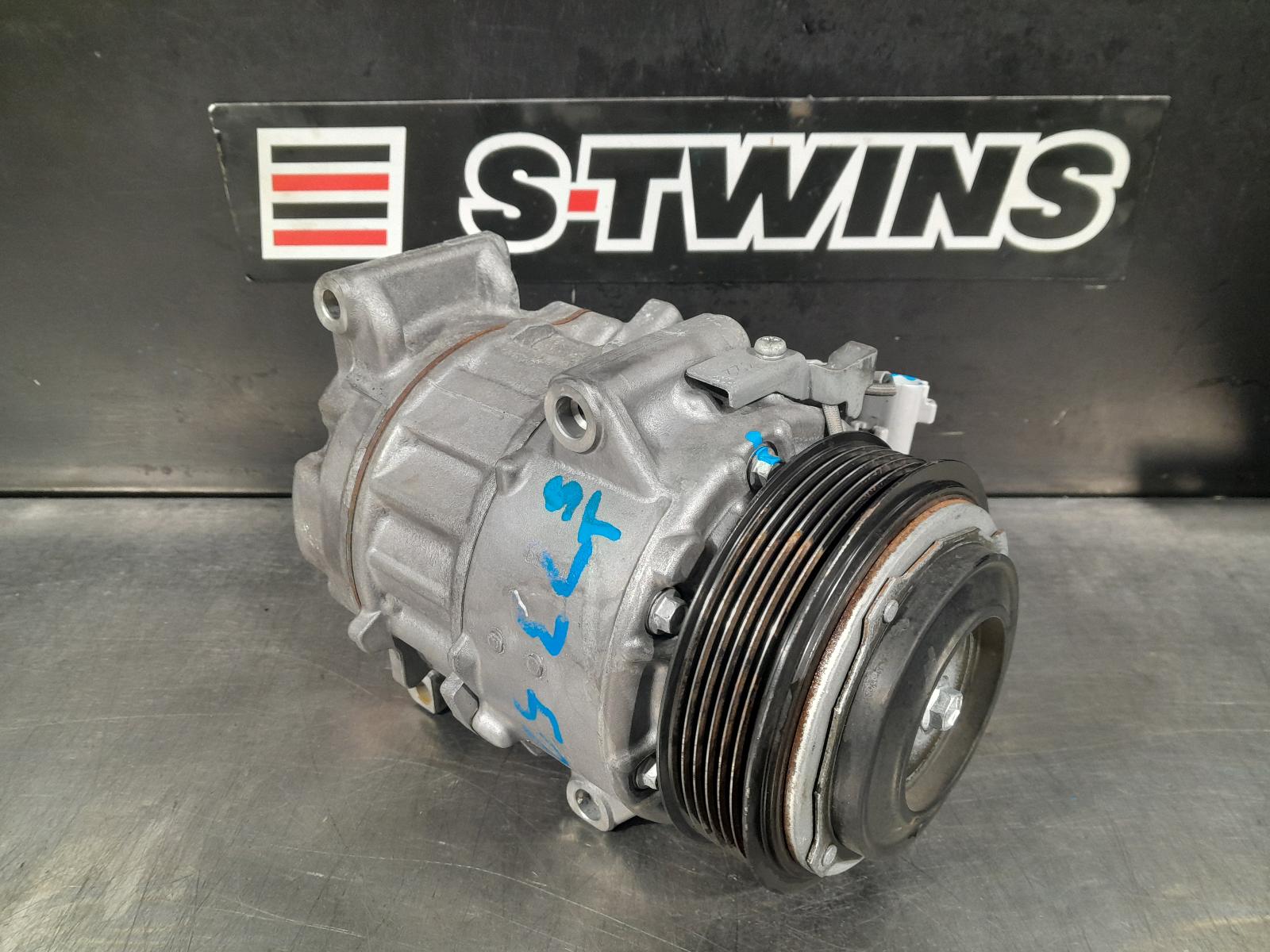 View Auto part A/C Compressor Toyota Kluger 2018