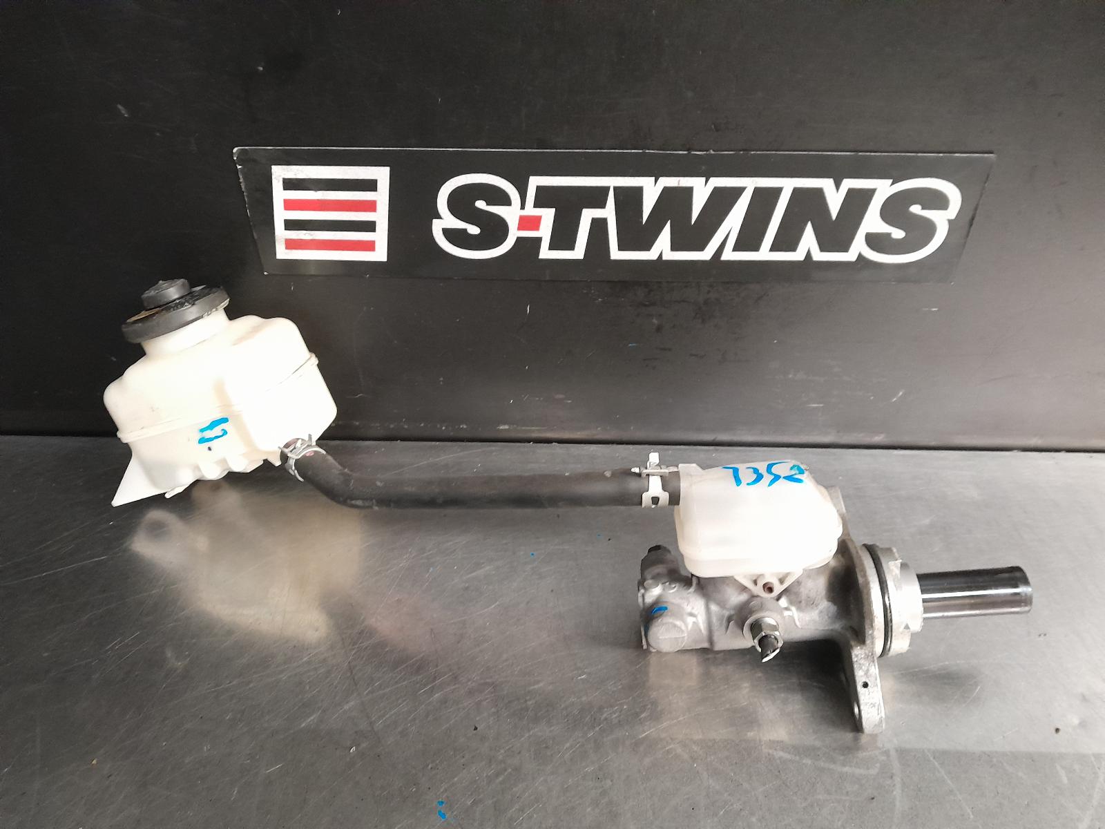 View Auto part Master Cylinder Toyota Kluger 2018