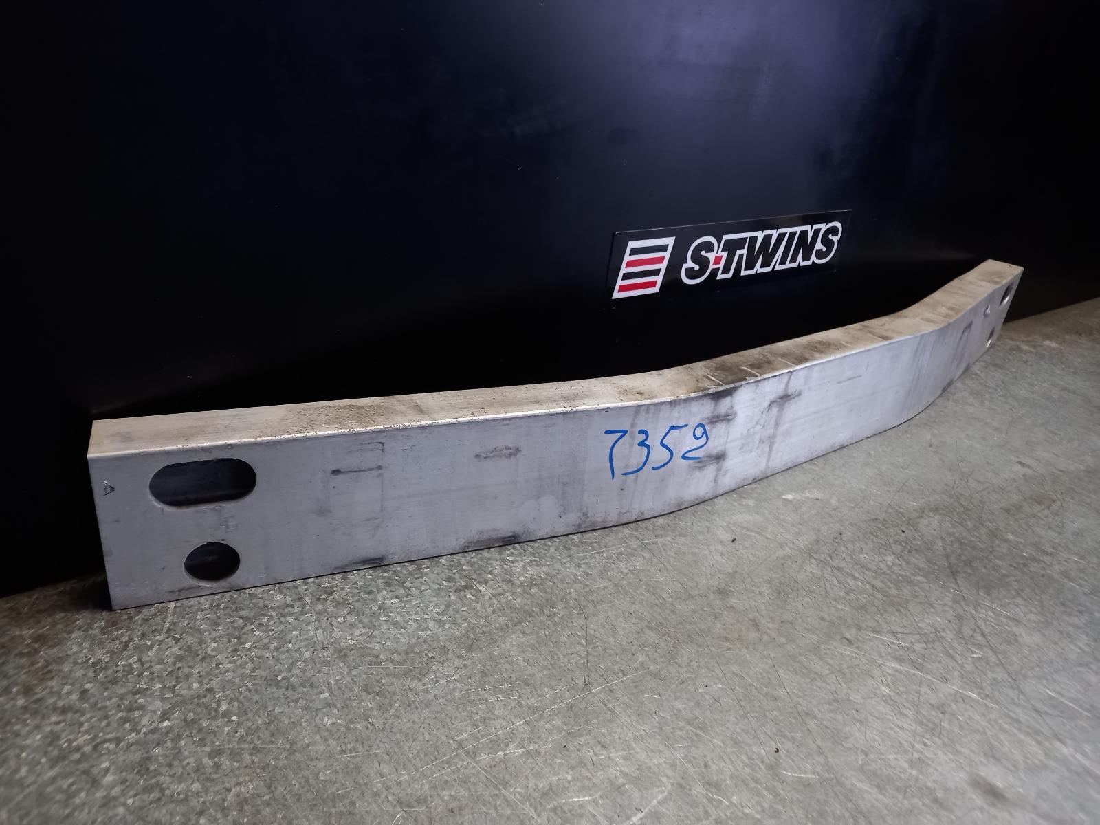2018 Toyota Kluger R/Bar Bracket/Reinfo View Auto part R/Bar Bracket/Reinfo Toyota Kluger 2018