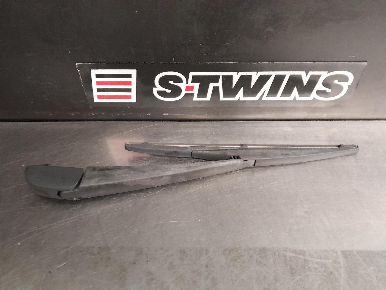 View Auto part Wiper Arm Toyota Kluger 2018