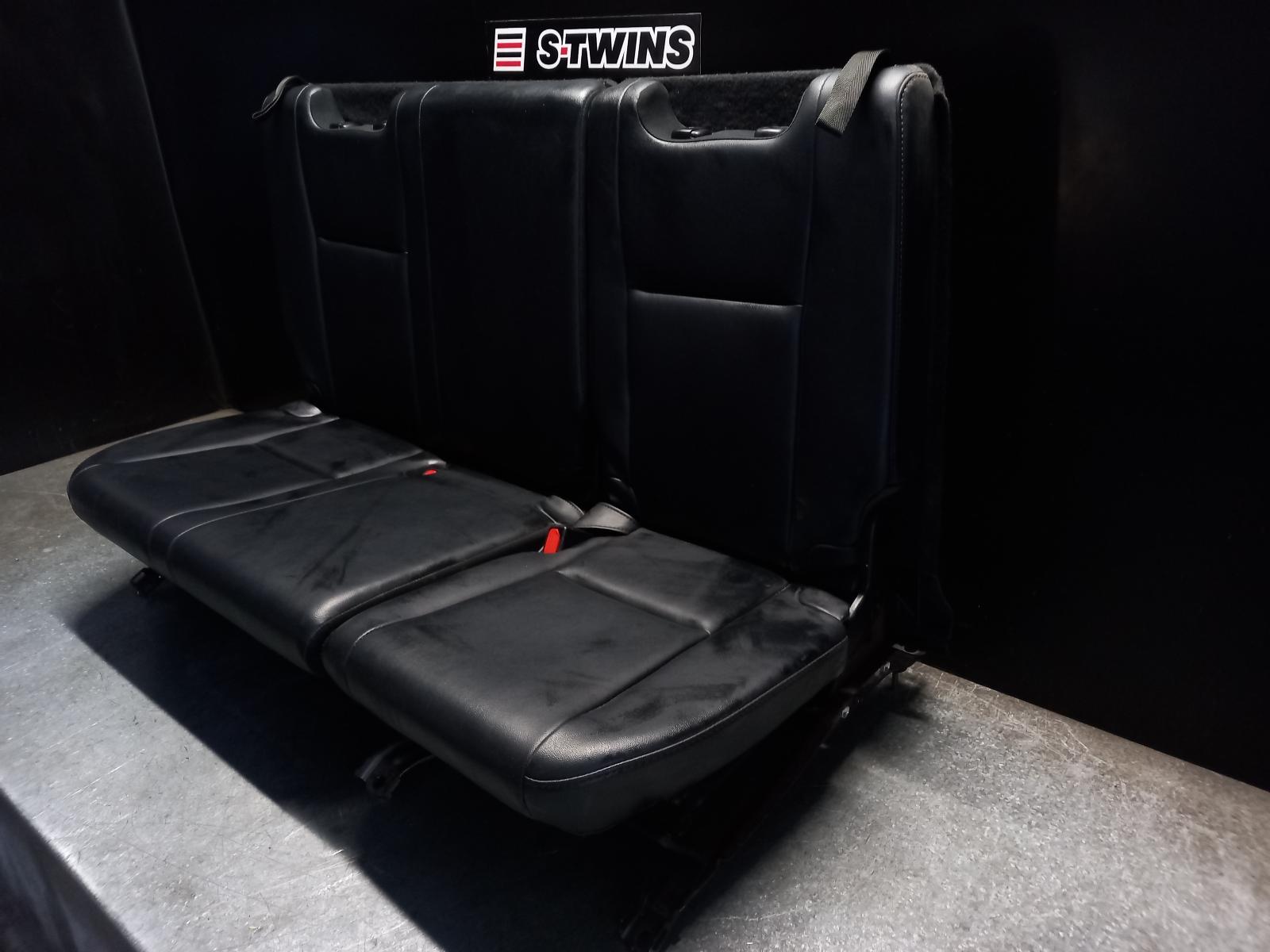 View Auto part 3rd Seat Toyota Kluger 2018