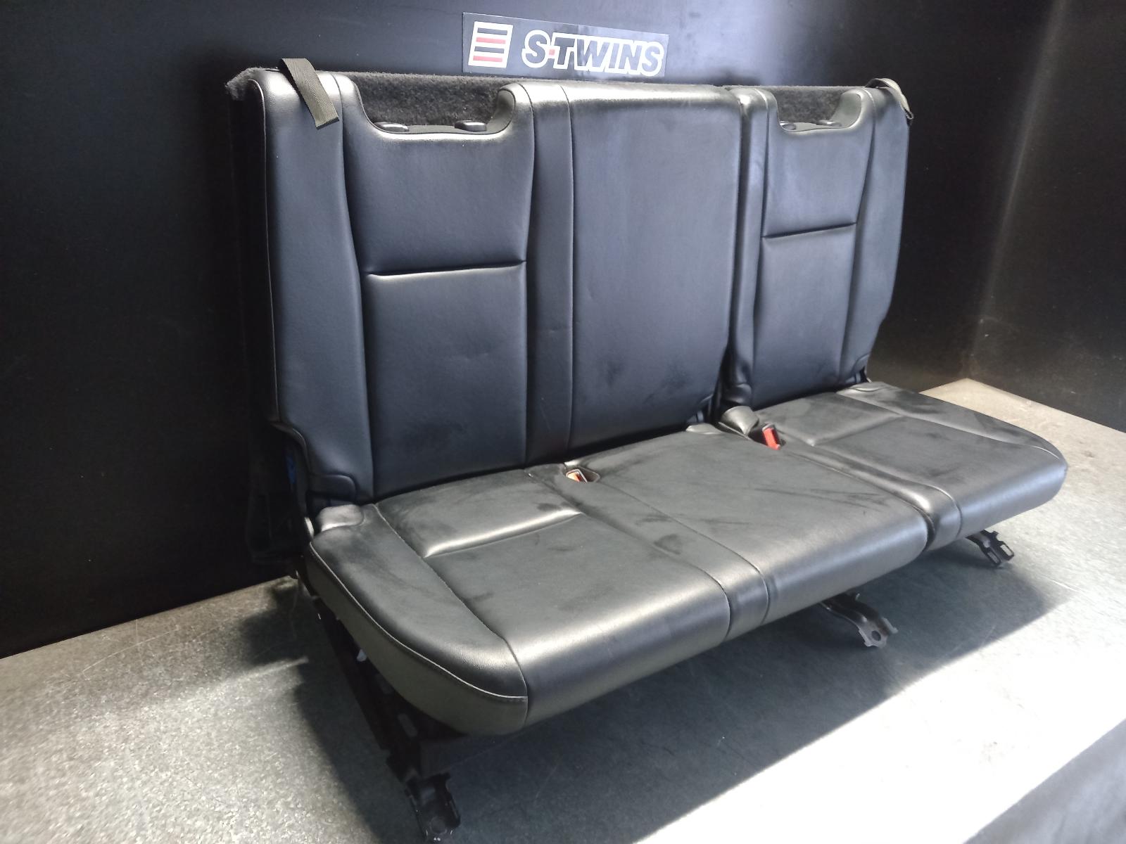 View Auto part 3rd Seat Toyota Kluger 2018