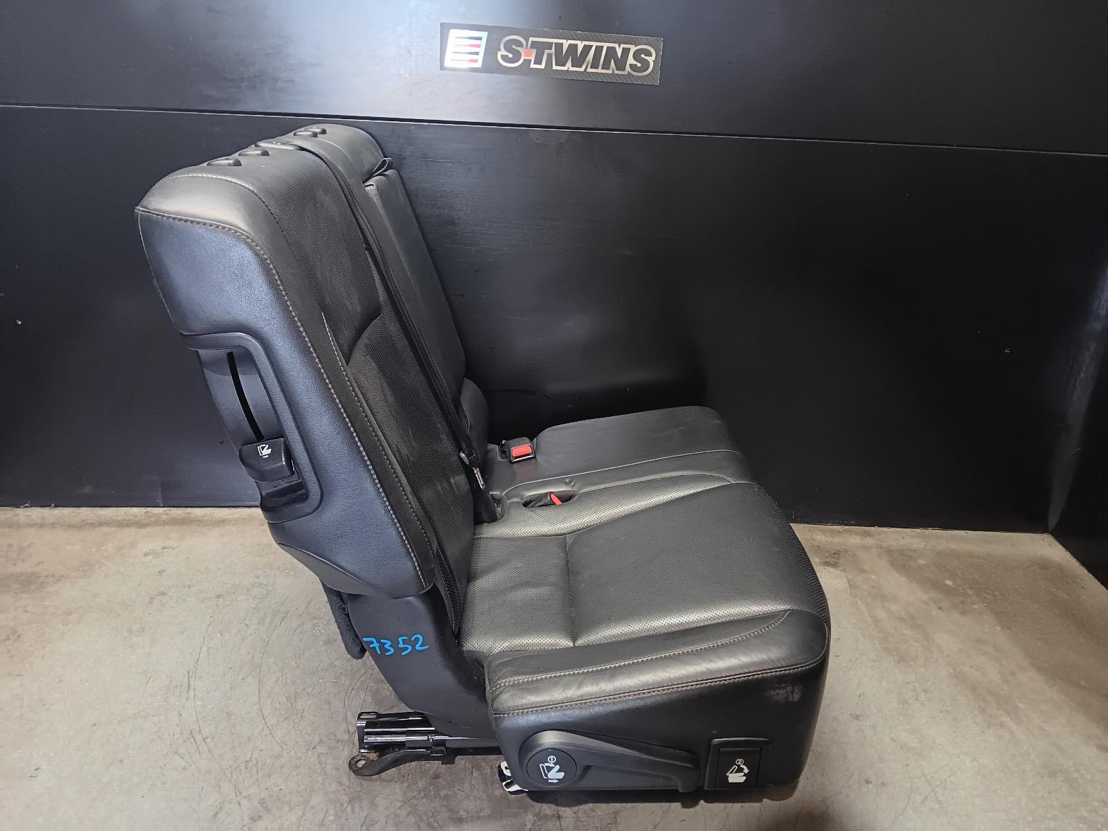 View Auto part 3rd Seat Toyota Kluger 2018