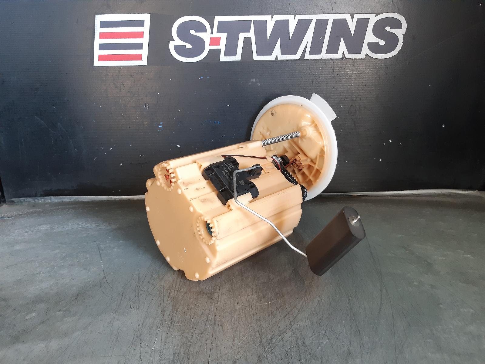 View Auto part Fuel Pump Mercedes A Class 2013
