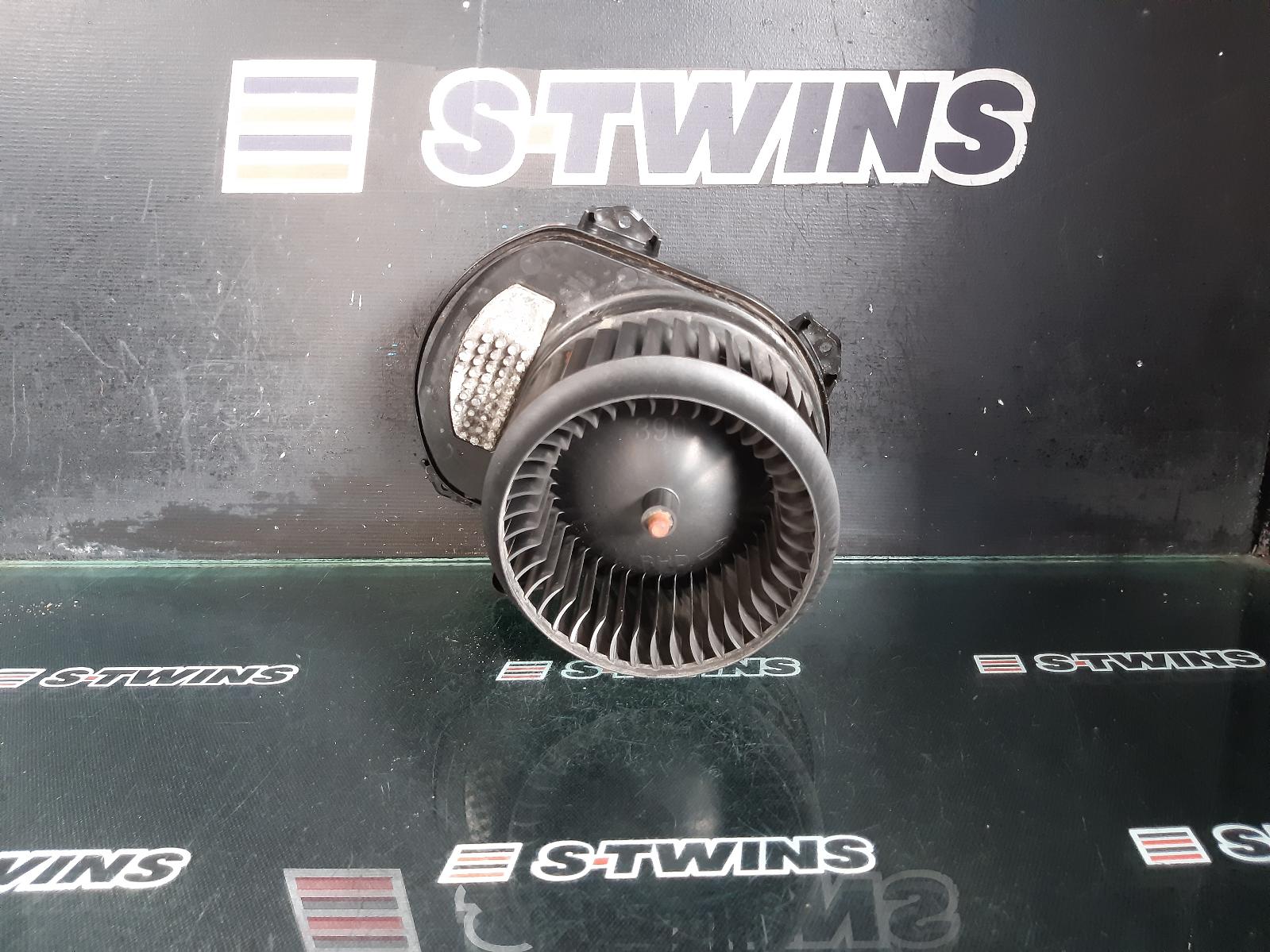 View Auto part Heater Fan Motor Mercedes A Class 2013