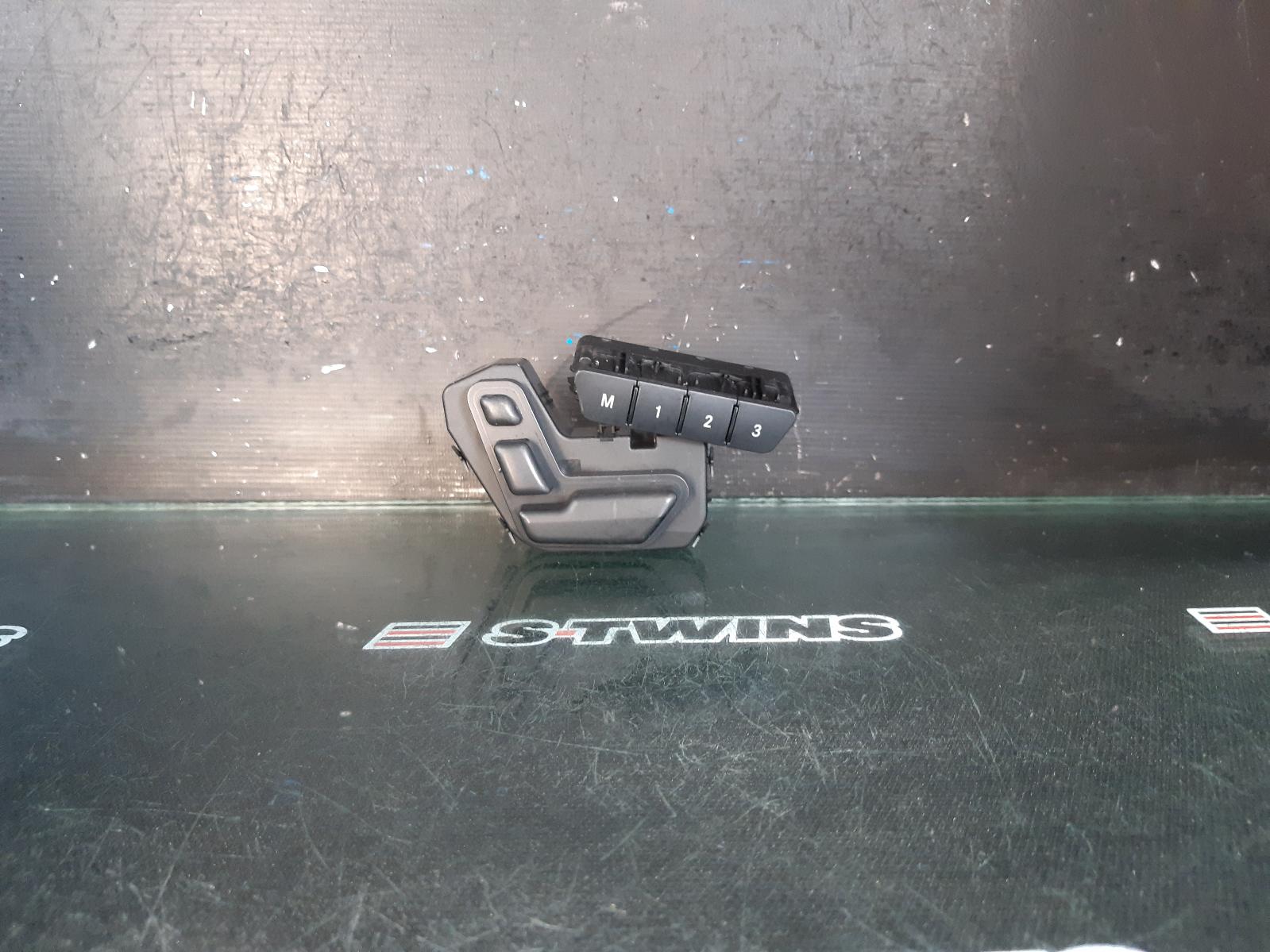 View Auto part Misc Switch/Relay Mercedes A Class 2013