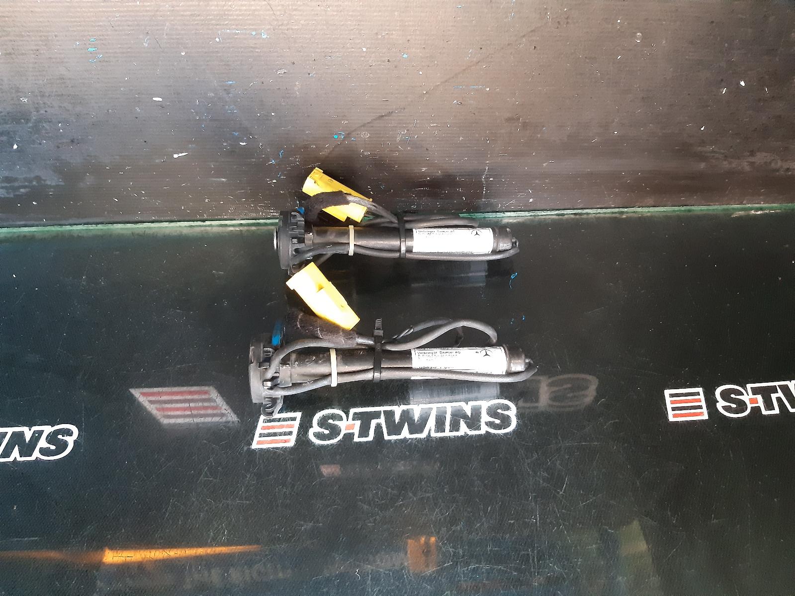 2013 Mercedes A Class Bonnet Hinge/Strut View Auto part Bonnet Hinge/Strut Mercedes A Class 2013
