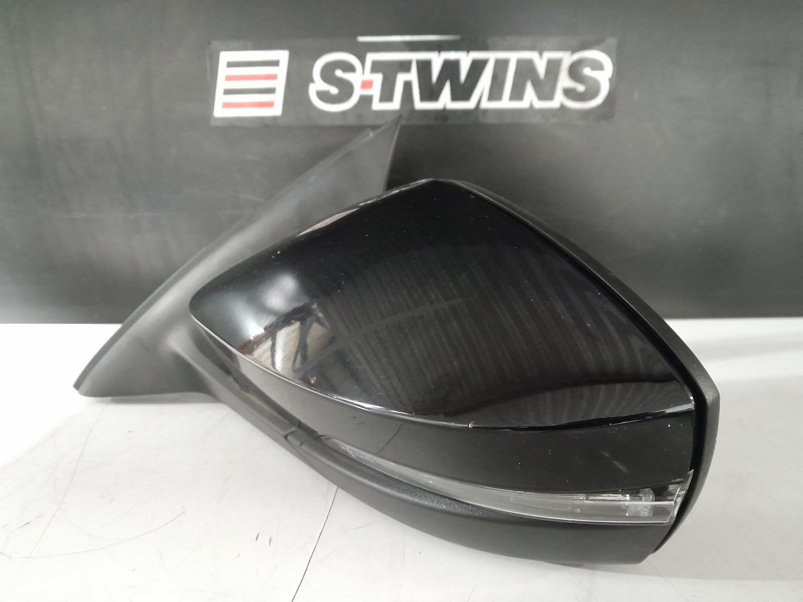 View Auto part Left Door Mirror Skoda Octavia 2014