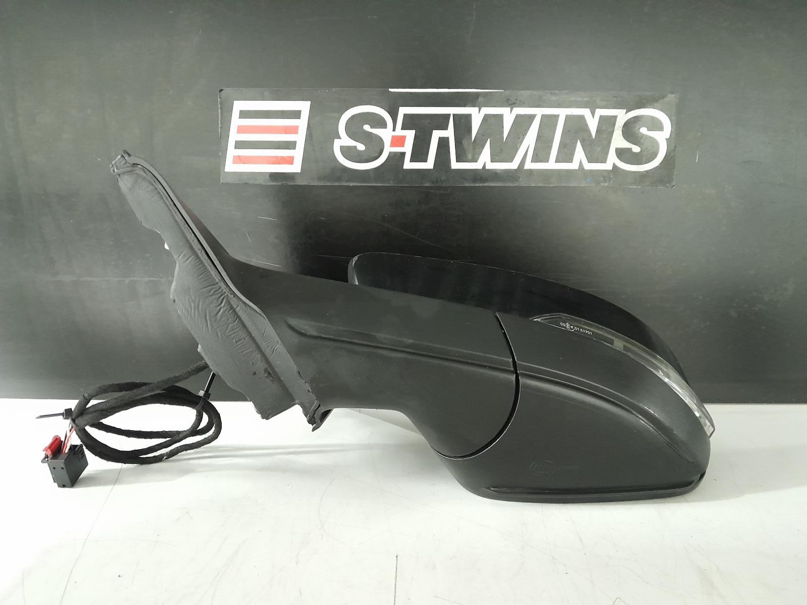 View Auto part Left Door Mirror Skoda Octavia 2014