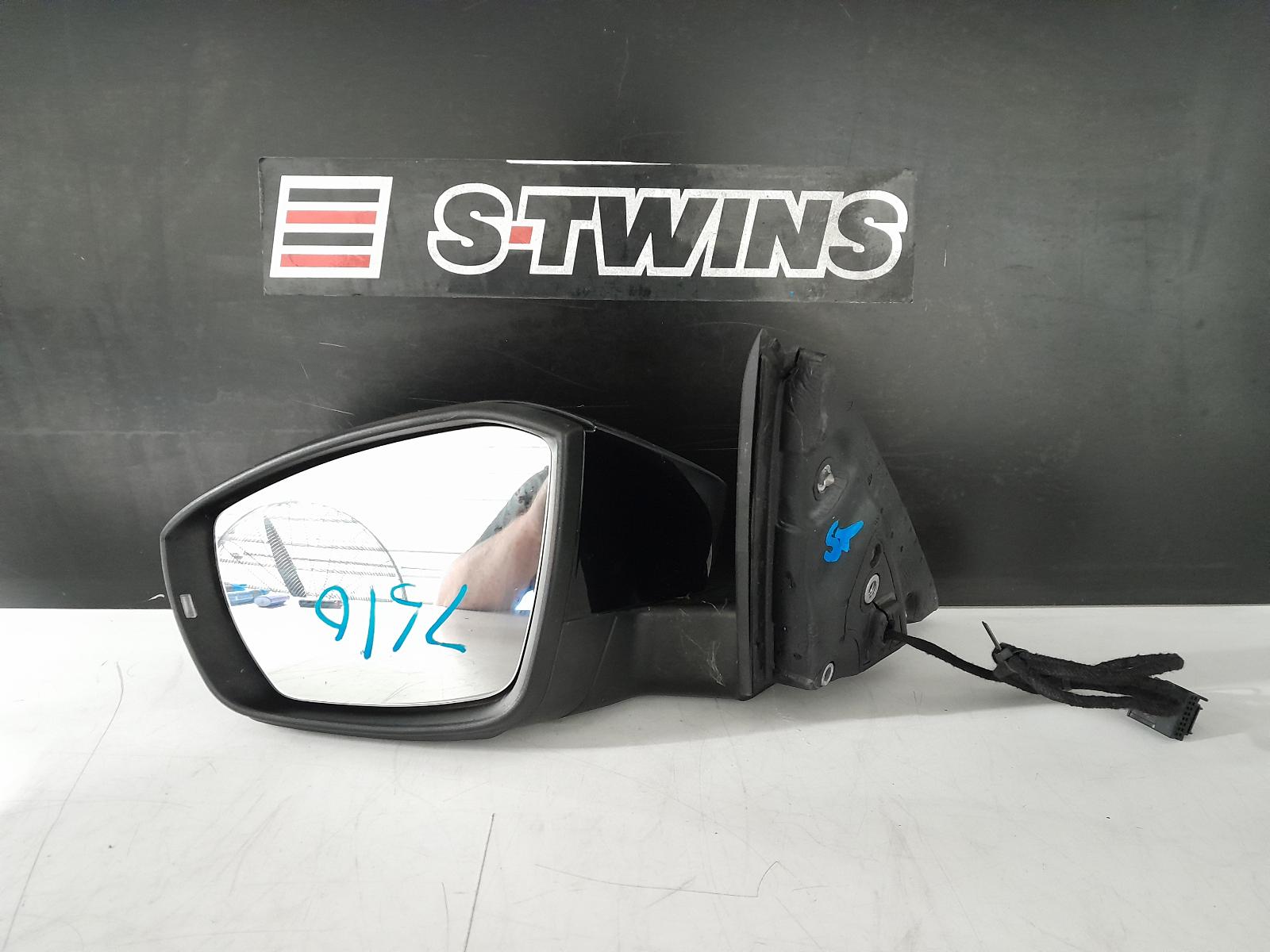 View Auto part Left Door Mirror Skoda Octavia 2014