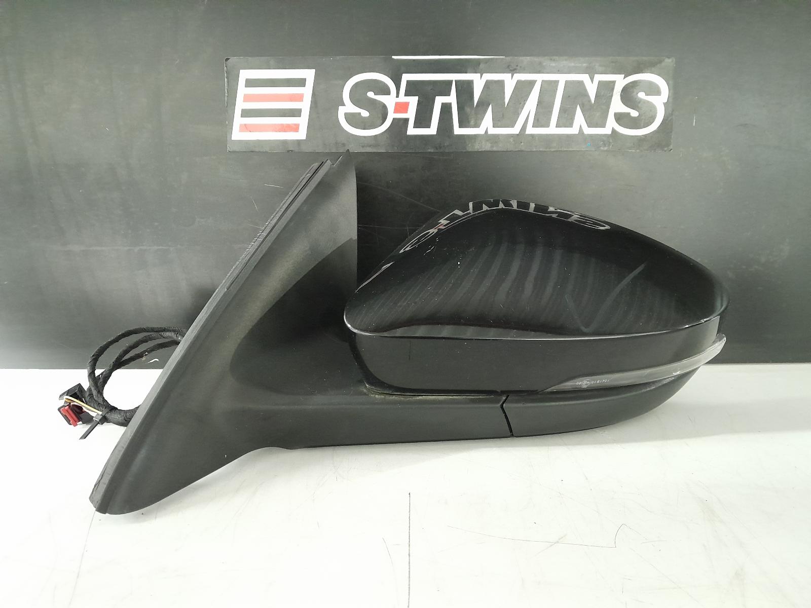 View Auto part Left Door Mirror Skoda Octavia 2014