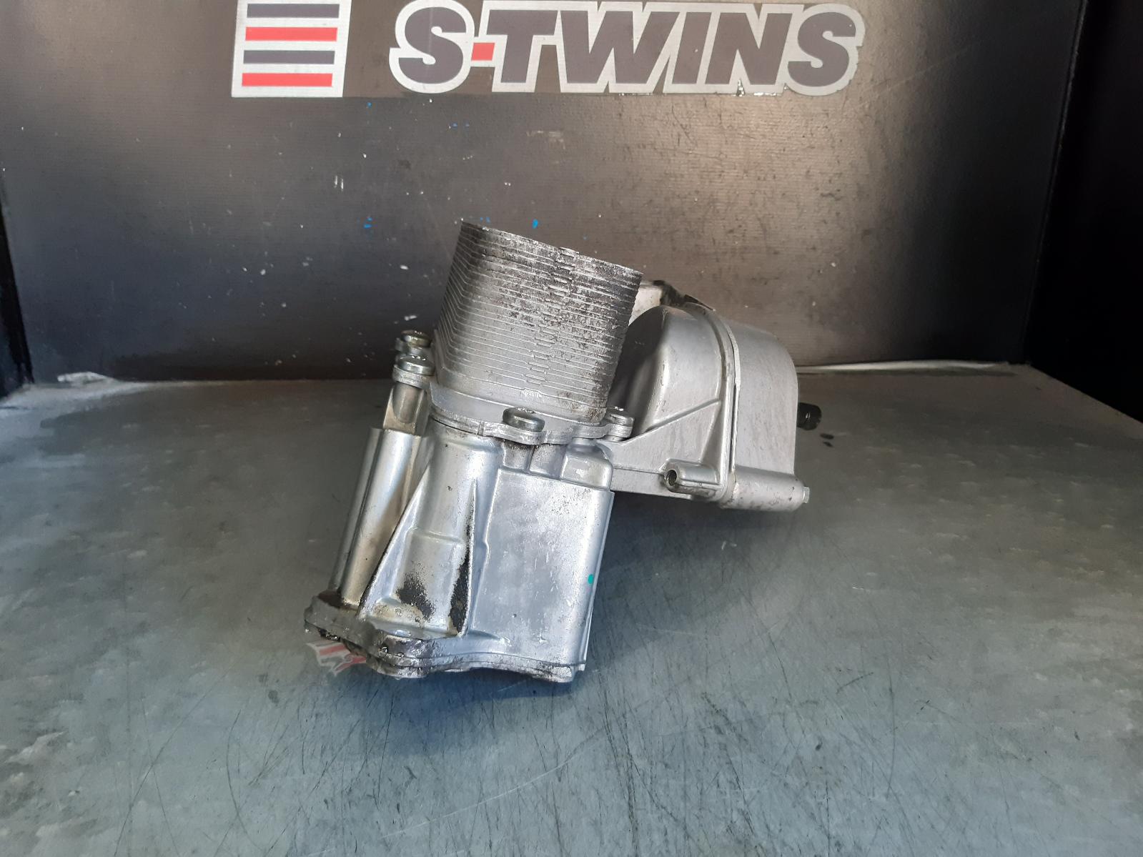 View Auto part Oil Filter Chrysler 300c 2013