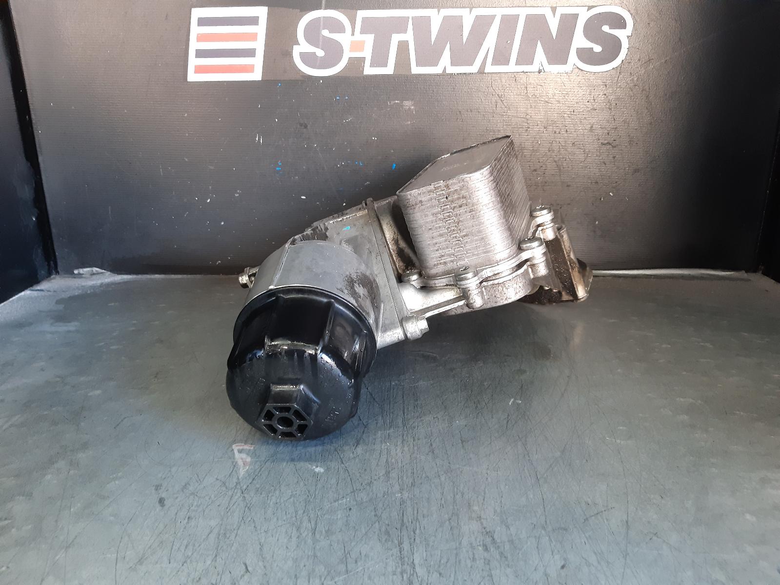 View Auto part Oil Filter Chrysler 300c 2013