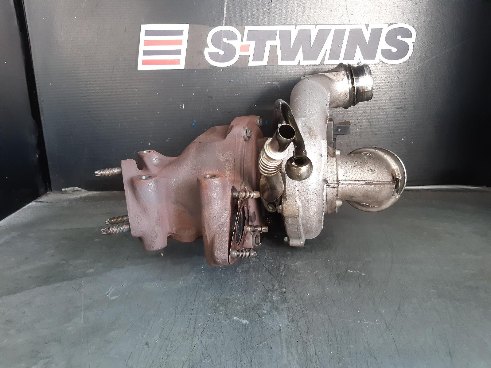 View Auto part Turbo Supercharger Chrysler 300c 2013