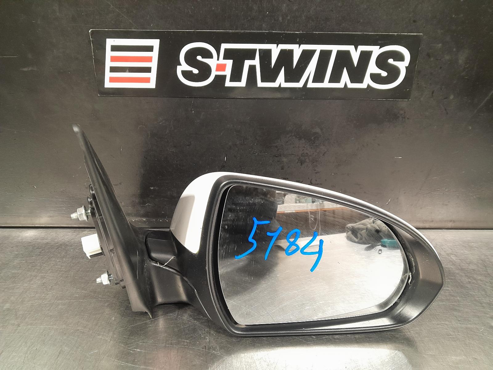 View Auto part Right Door Mirror Hyundai Elantra 2019