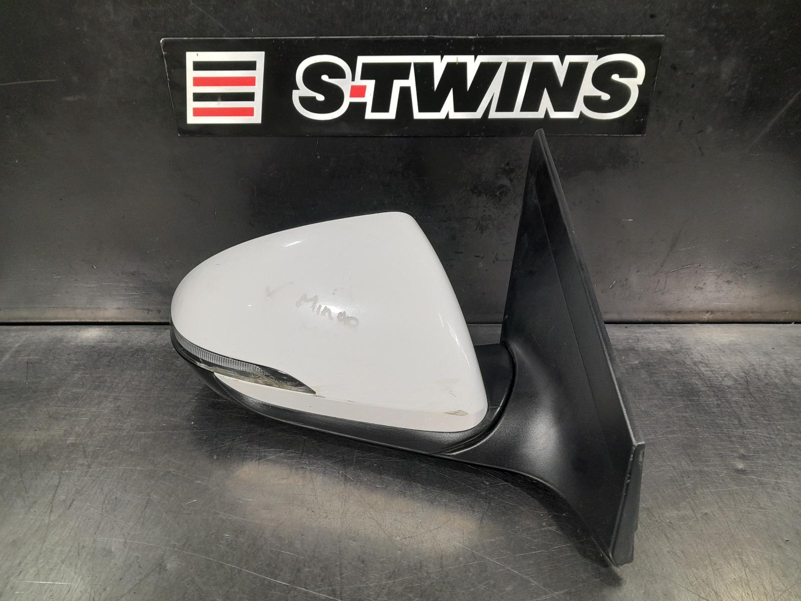 View Auto part Right Door Mirror Hyundai Elantra 2019