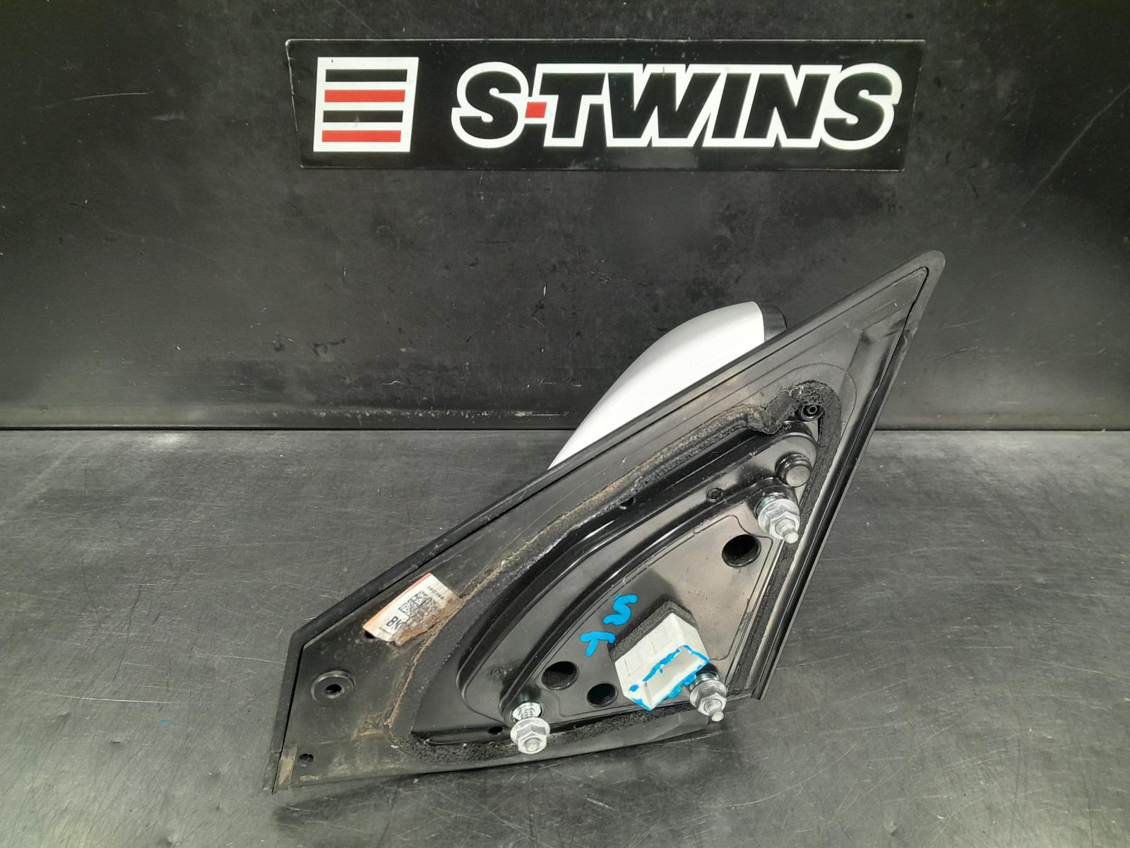 View Auto part Right Door Mirror Hyundai Elantra 2019