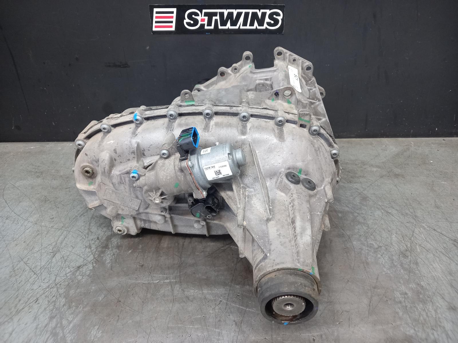 View Auto part Transfer Case Chevrolet Silverado 2022