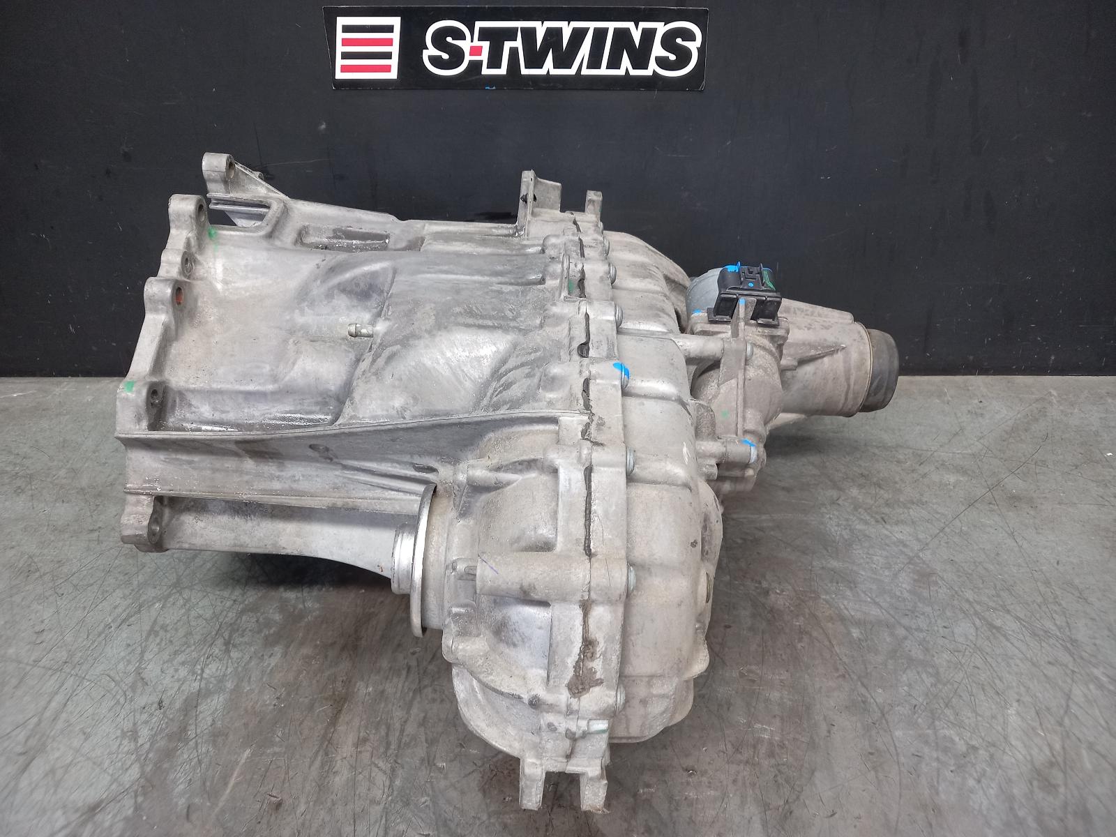 View Auto part Transfer Case Chevrolet Silverado 2022