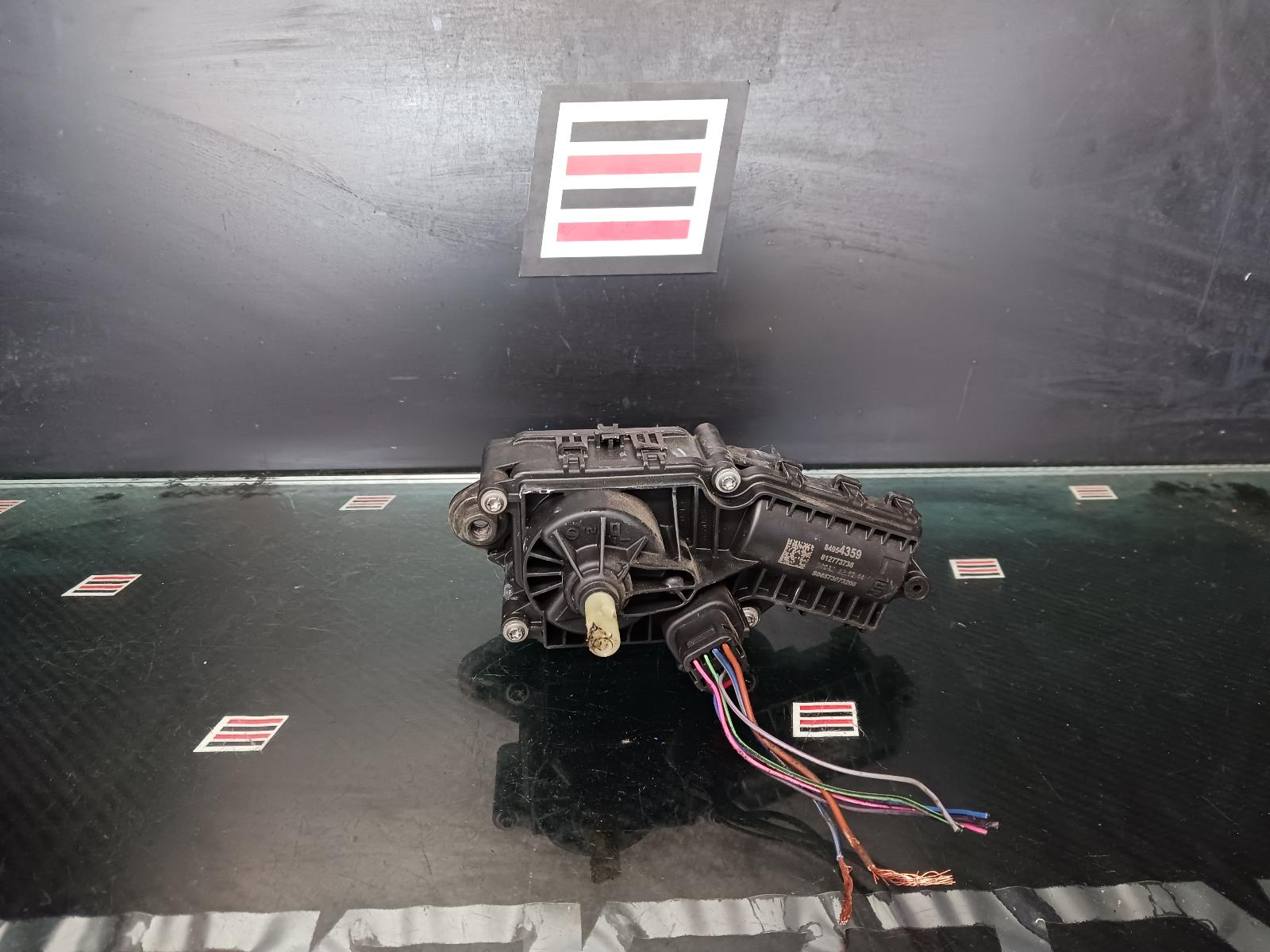 View Auto part Door/Boot/Gate Lock Chevrolet Silverado 2022