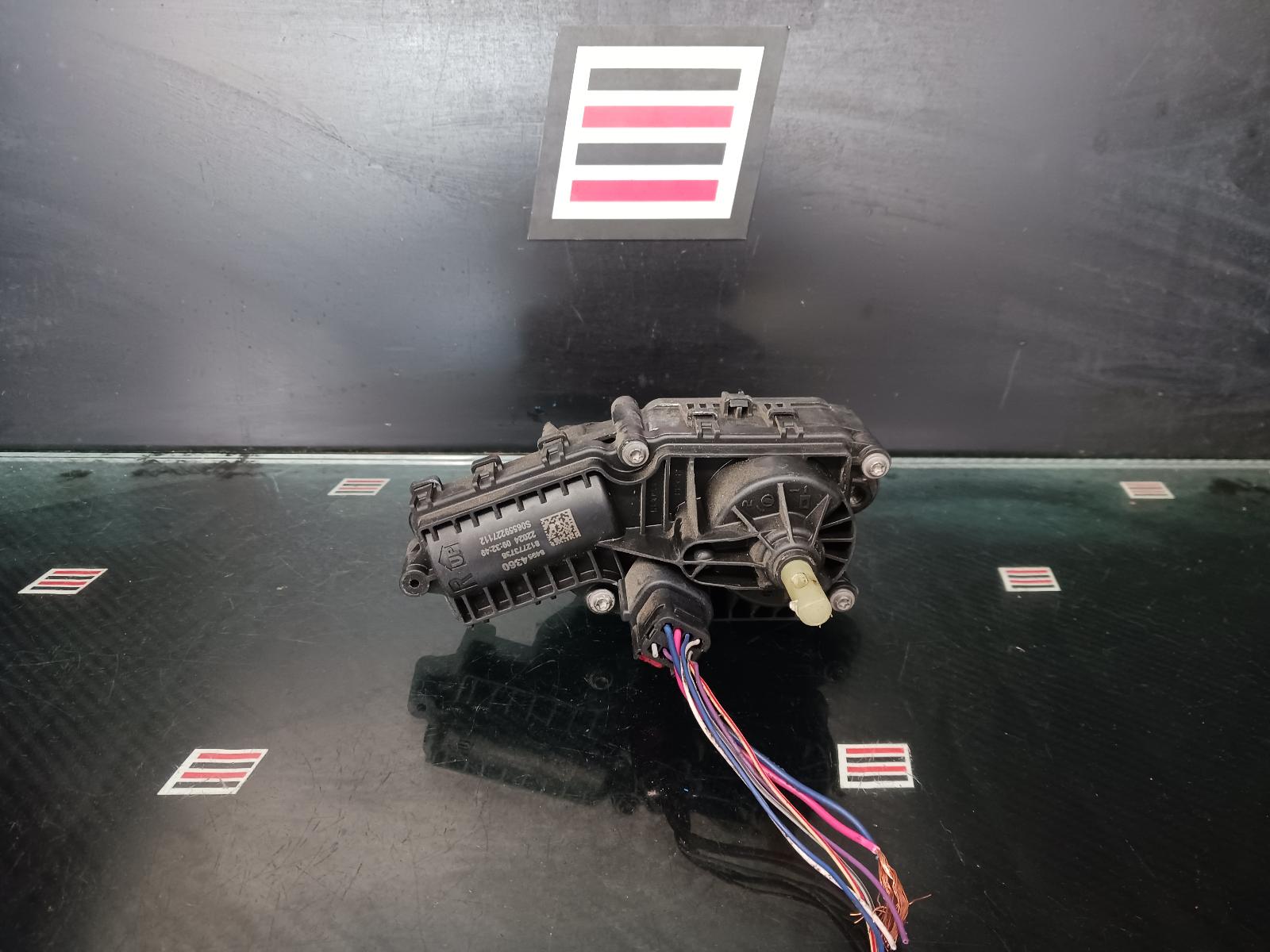 View Auto part Door/Boot/Gate Lock Chevrolet Silverado 2022