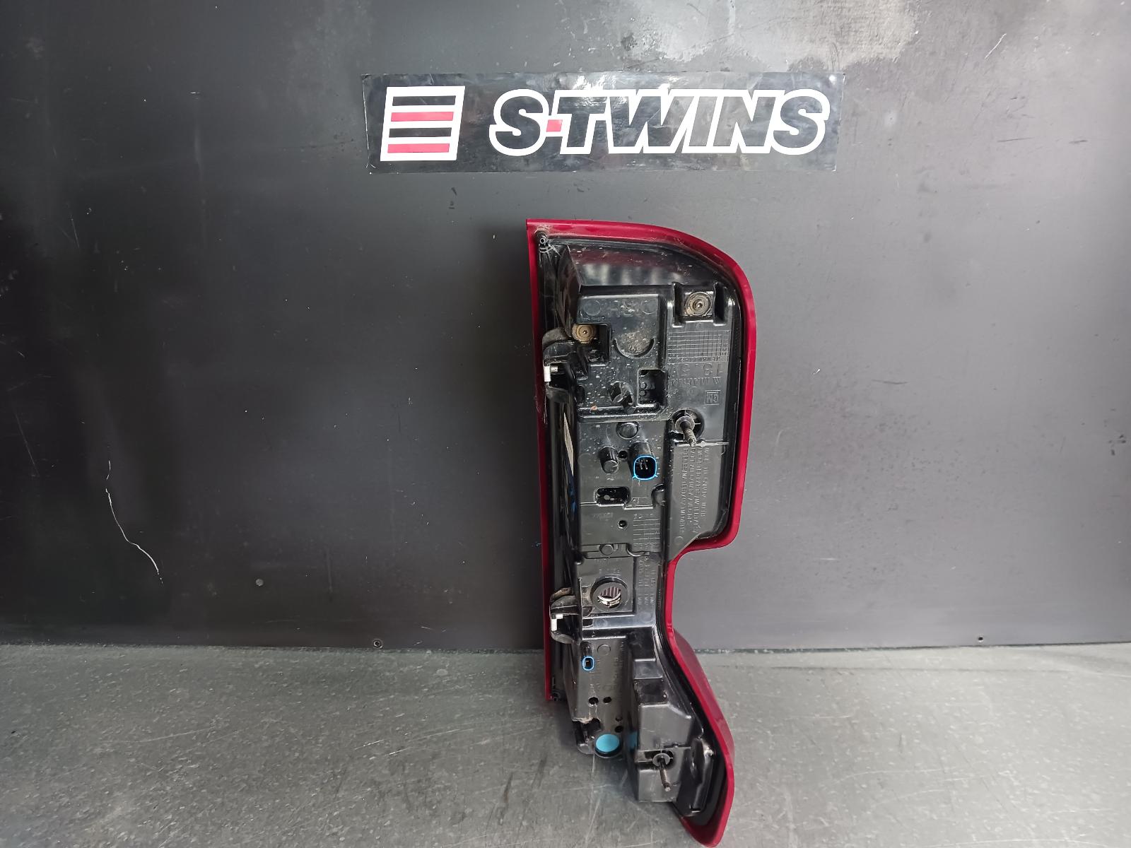 View Auto part Right Taillight Chevrolet Silverado 2022