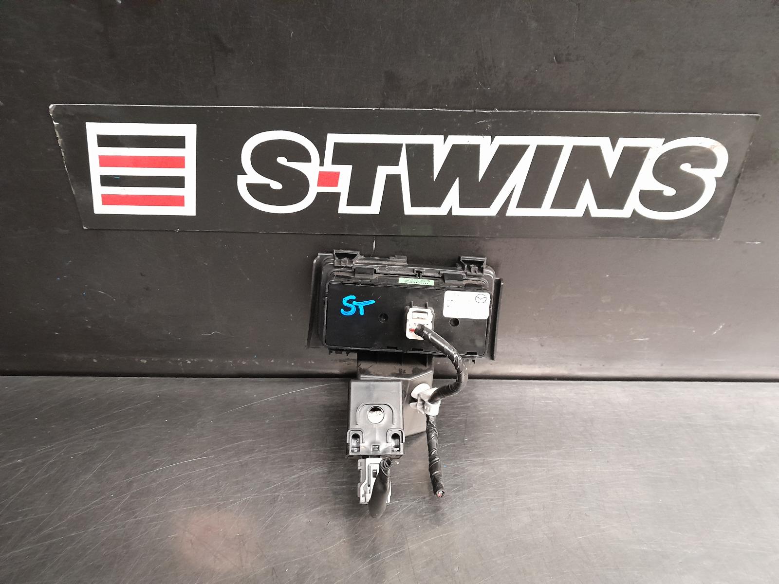 View Auto part Misc Switch/Relay Mazda Cx3 2015