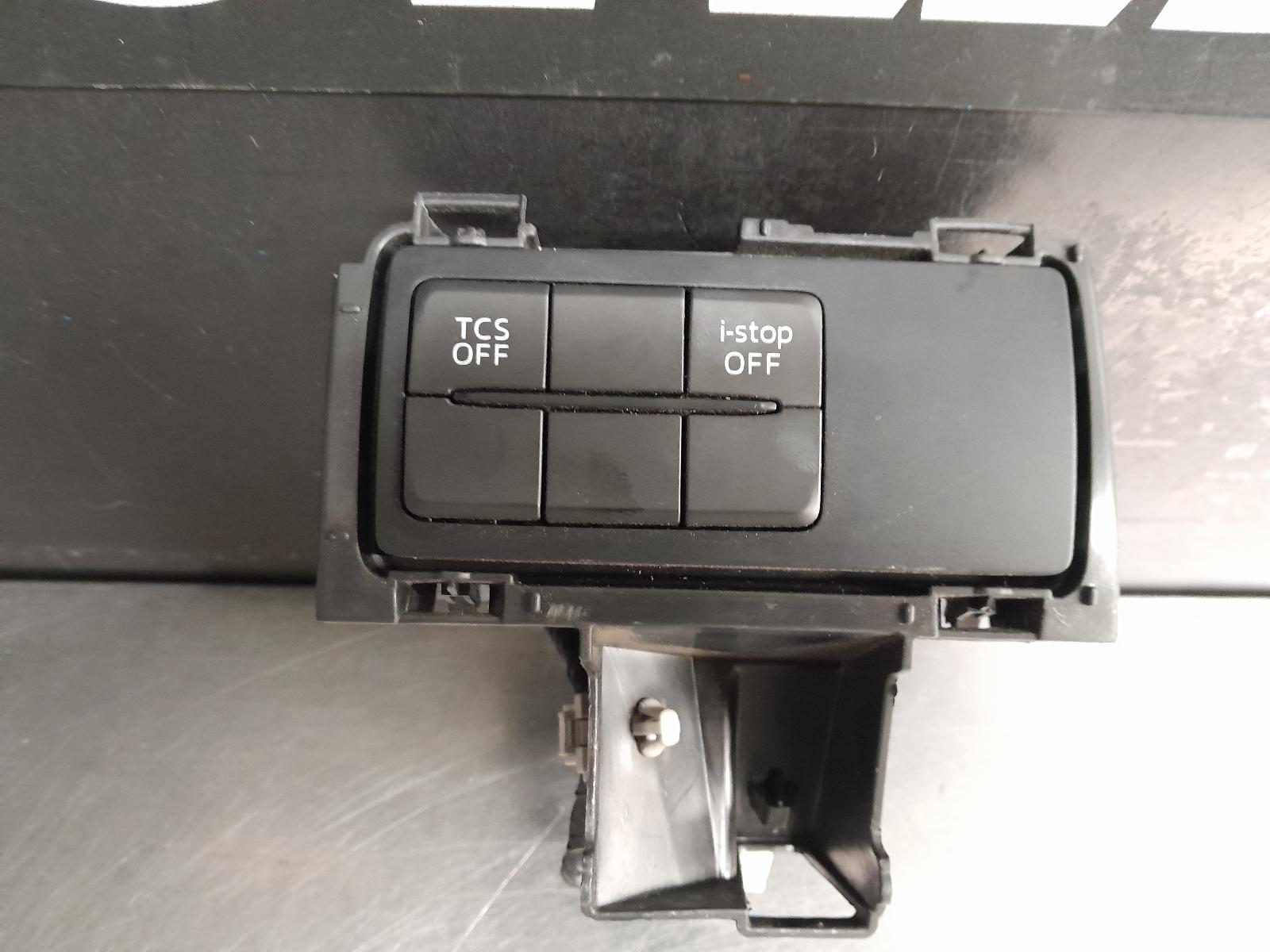 View Auto part Misc Switch/Relay Mazda Cx3 2015