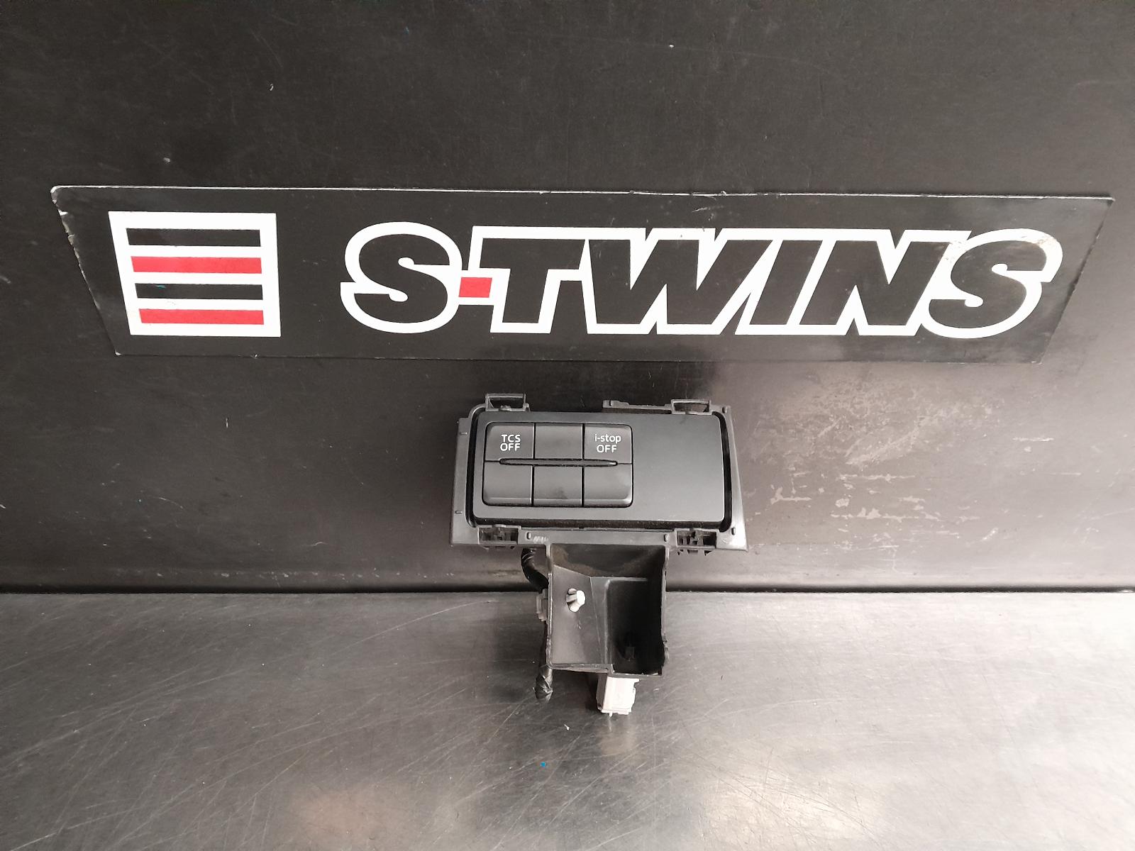 View Auto part Misc Switch/Relay Mazda Cx3 2015