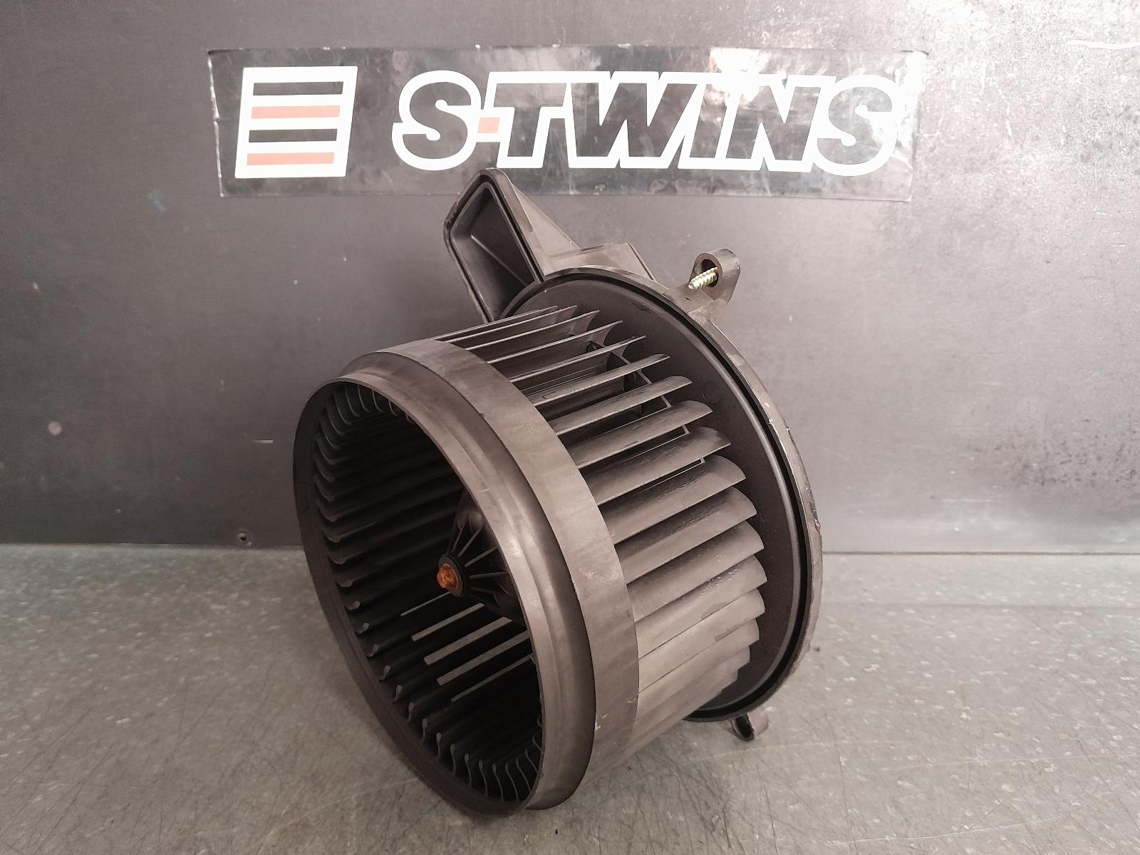 View Auto part Heater Fan Motor Jeep Grandcherokee 2015